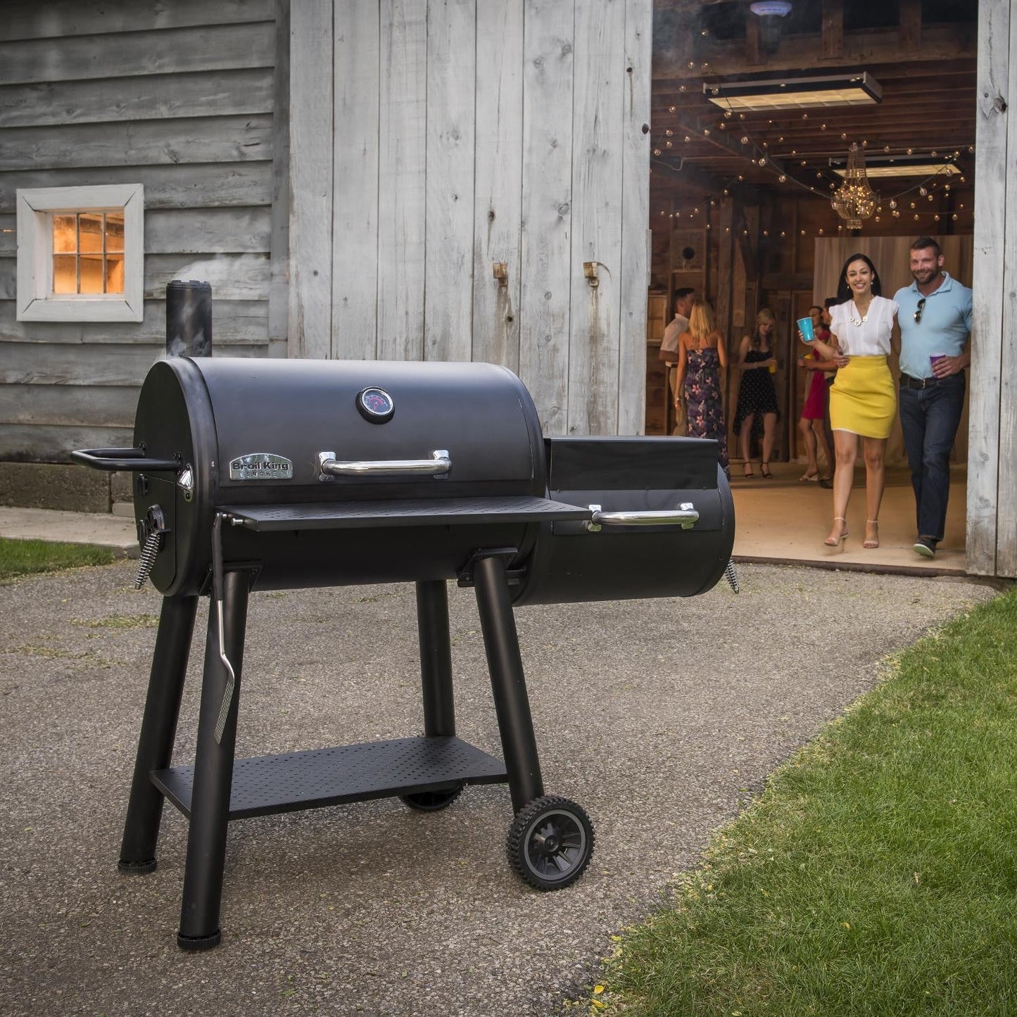 Broil King Smoke XL 32-Inch Offset Charcoal Smoker - Black - Image 2
