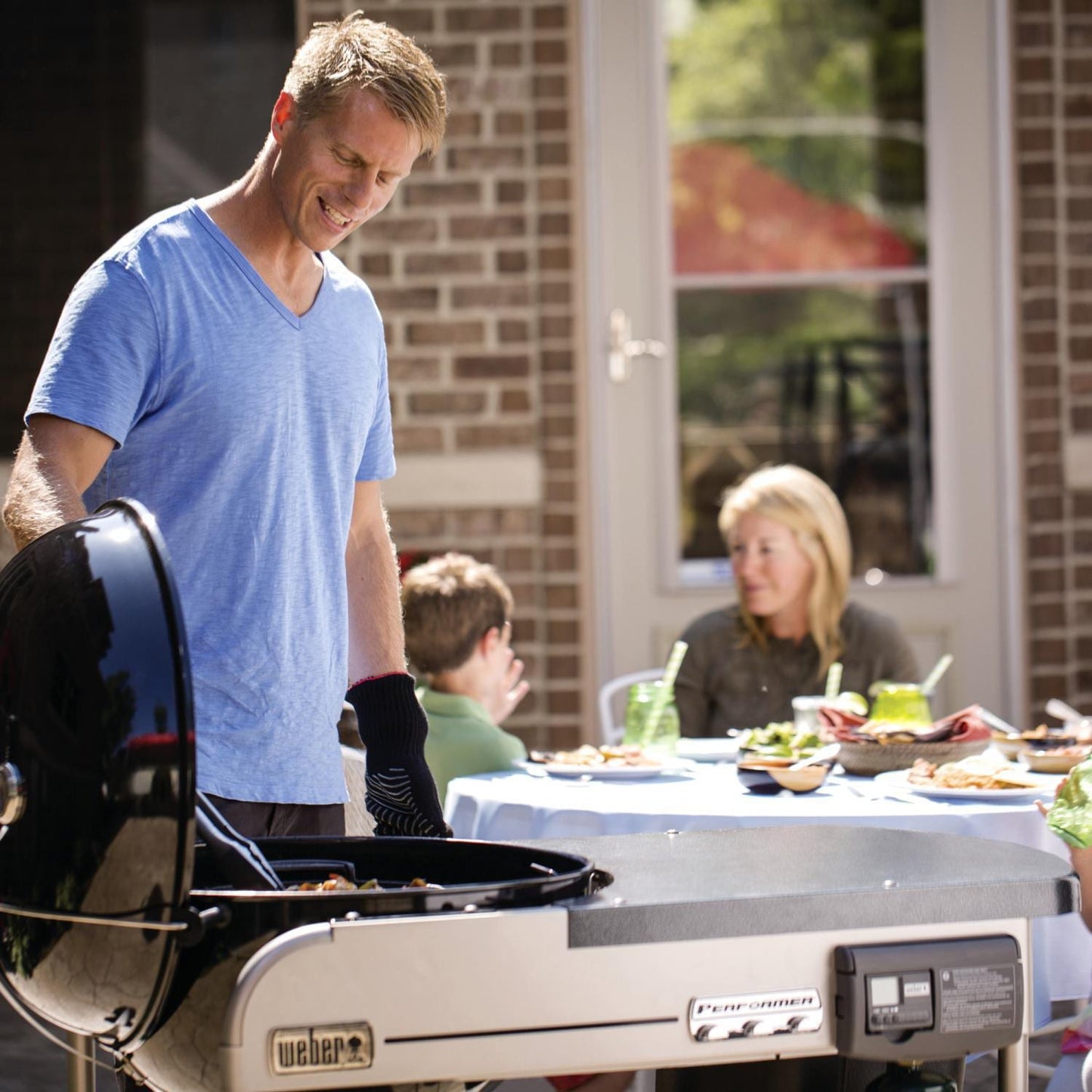 Weber Performer Deluxe 22-Inch Freestanding Charcoal Grill w/ Touch-N-Go Ignition - Black - 15501001 - Image 2