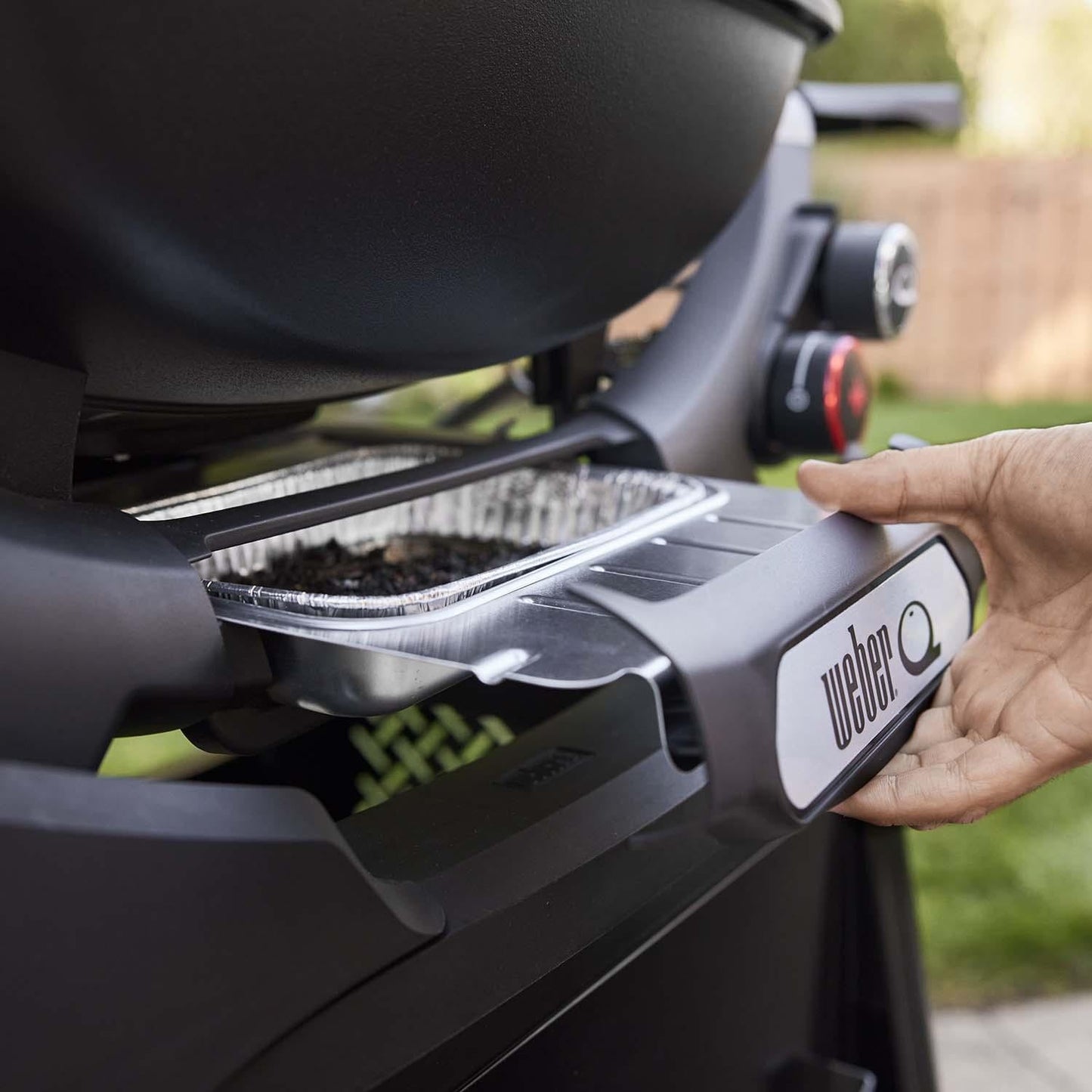 Weber Q2800N+ Propane Gas Grill - Midnight Black - 1500390 - Image 3