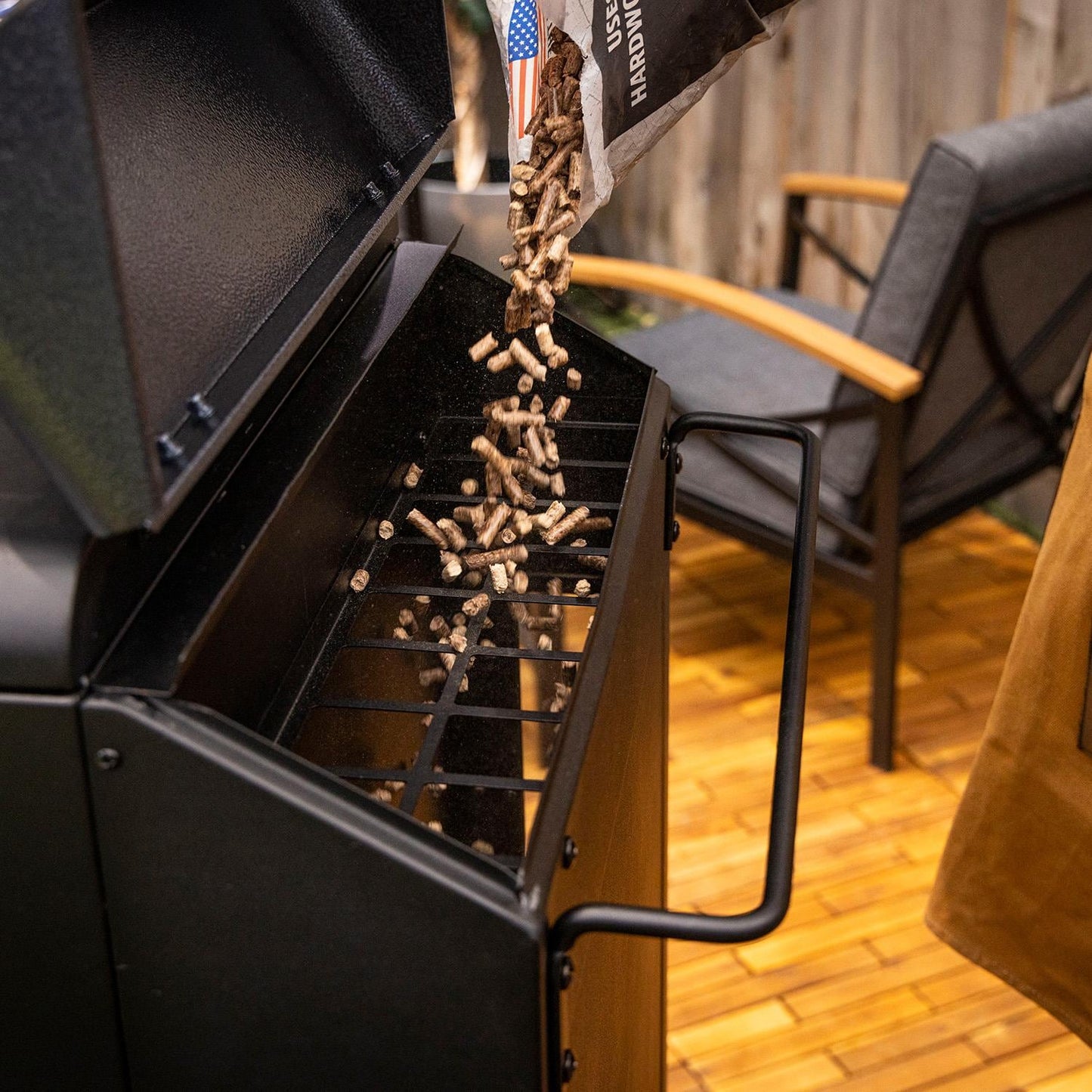 Pit Boss Navigator 3-Series Vertical Pellet Smoker - 11114 - Image 5