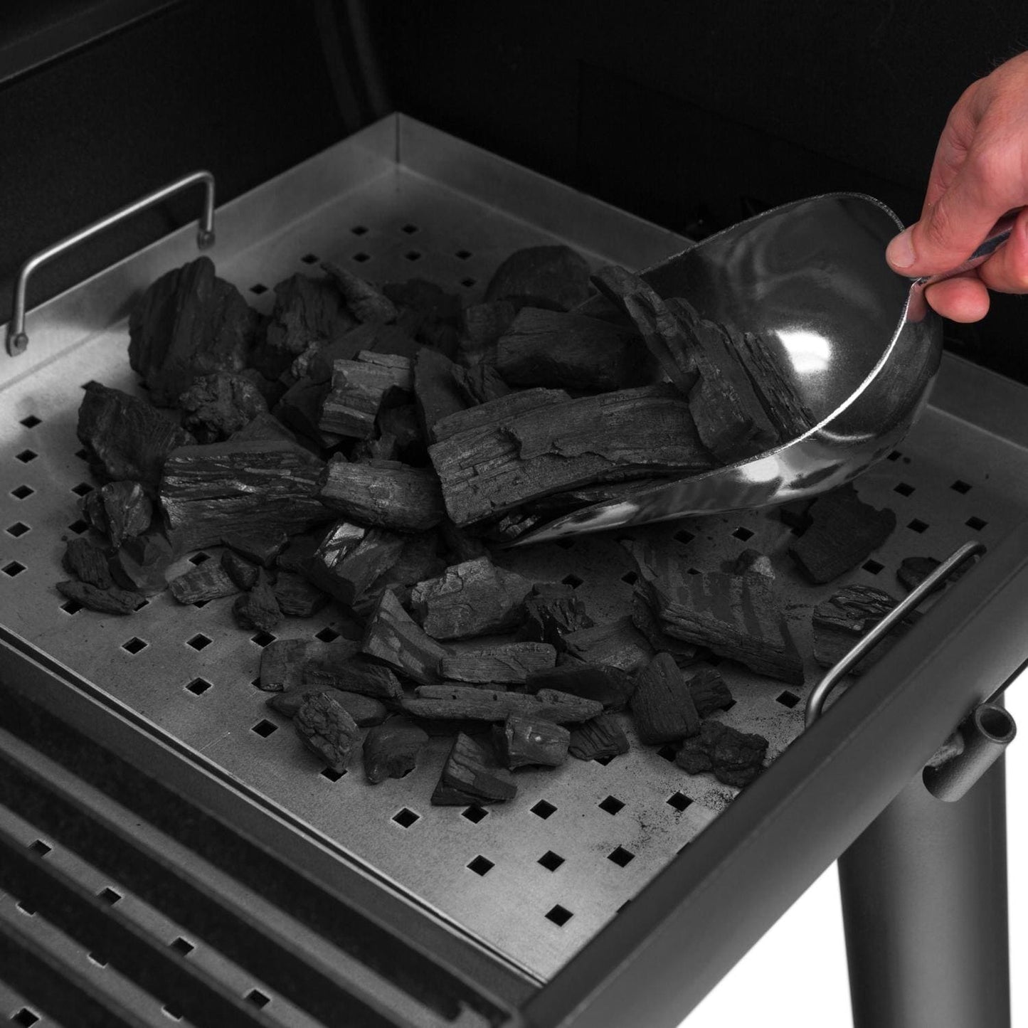 Broil King Smoke XL 32-Inch Offset Charcoal Smoker - Black - Image 7
