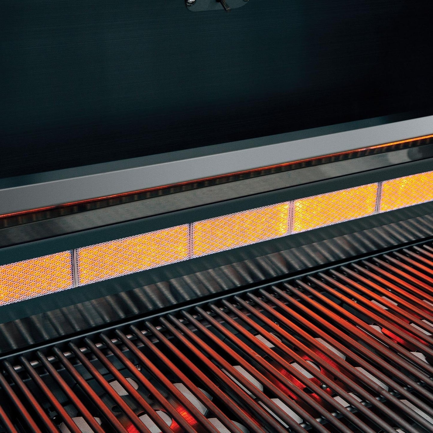 Summerset Sizzler Pro 40-in 5 Burner Built-In Natural Gas Grill w/ Rear Infrared Burner - SZRPRO40 - Image 10