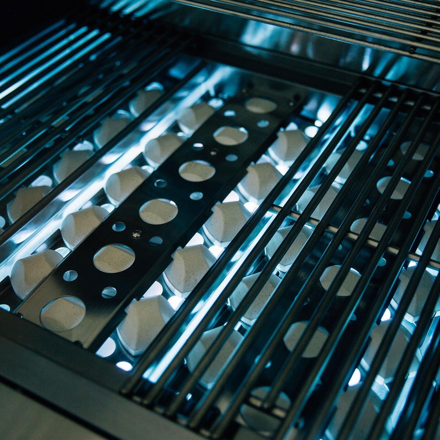 Summerset Sizzler Pro 40-in 5 Burner Built-In Natural Gas Grill w/ Rear Infrared Burner - SZRPRO40 - Image 12
