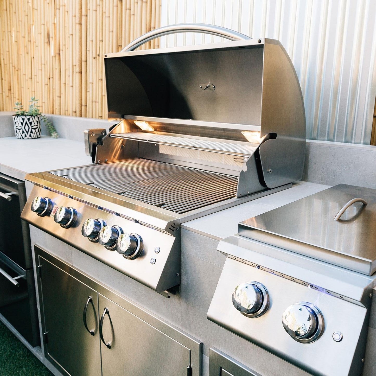 Summerset Sizzler Pro 40-in 5 Burner Built-In Natural Gas Grill w/ Rear Infrared Burner - SZRPRO40 - Image 5