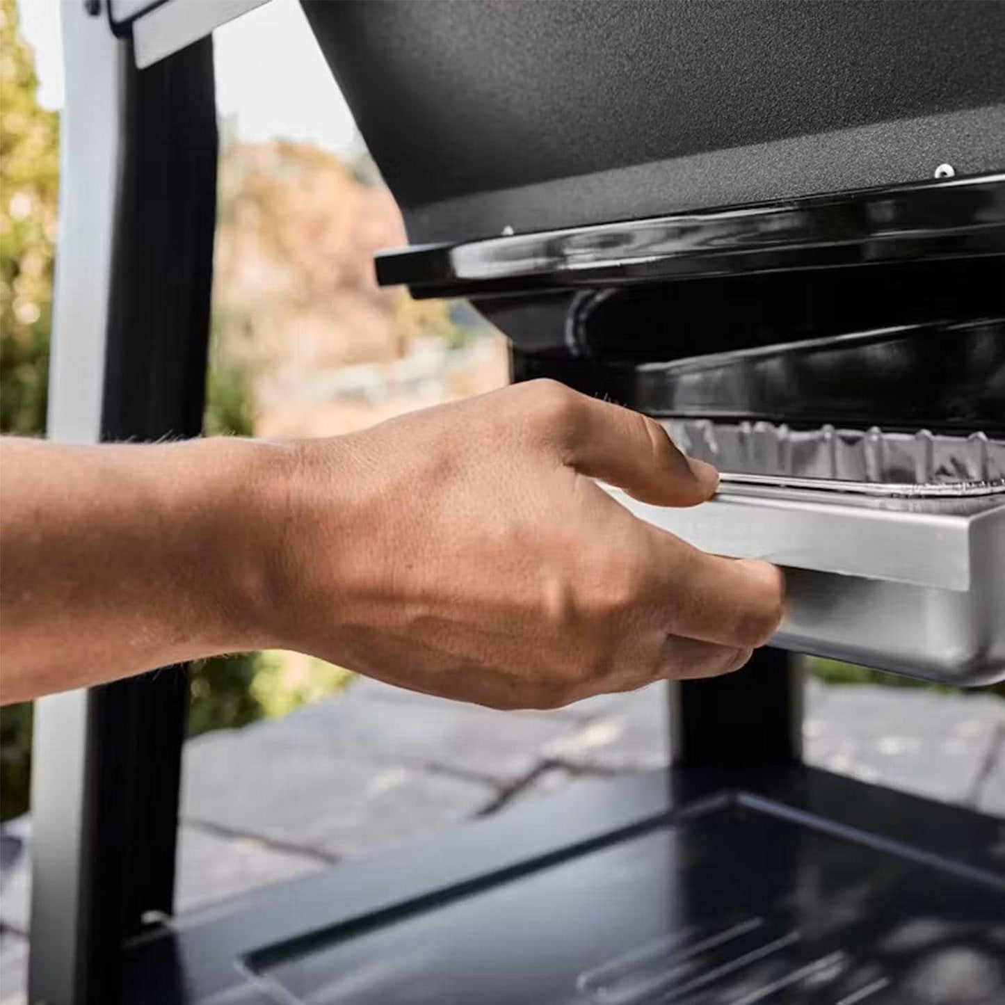 Weber Searwood XL 600 Porcelain Coated Steel Pellet Grill - 1500121 - Image 10