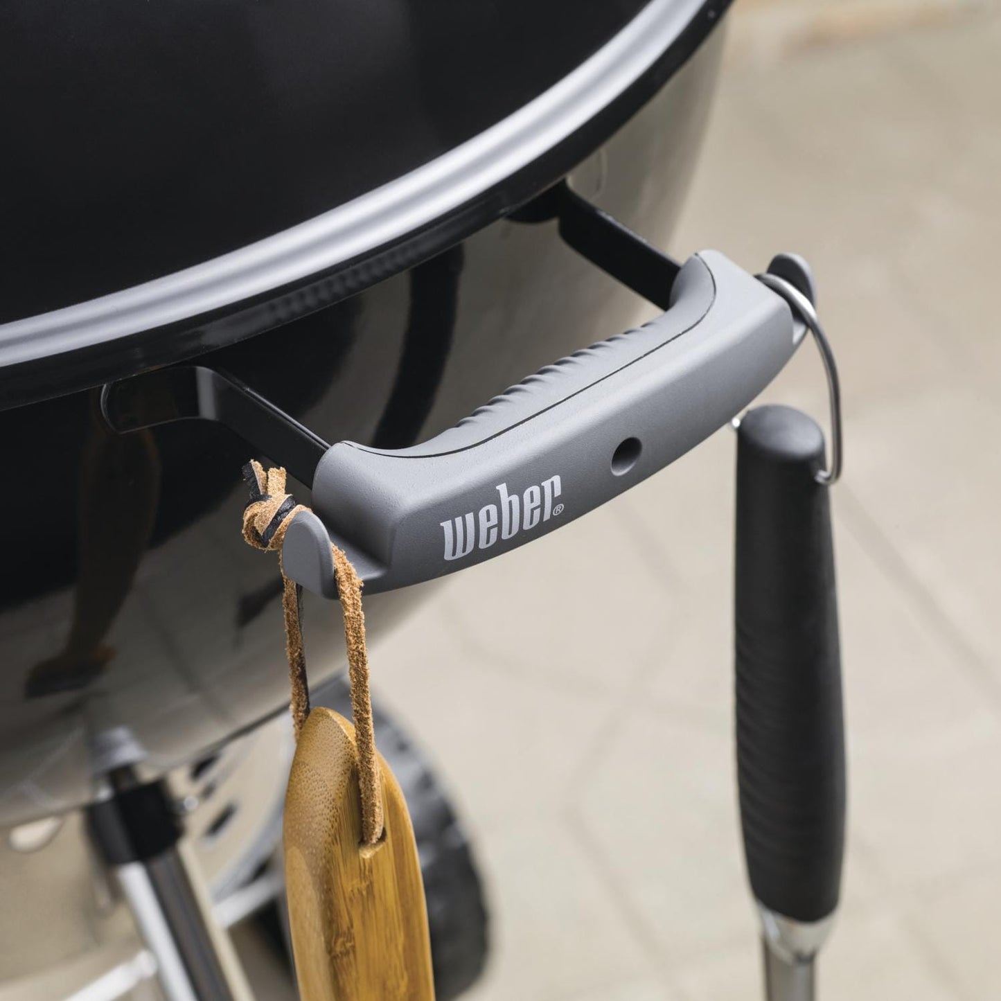 Weber Original Kettle Premium 22-Inch Charcoal Grill - Black - 14401001 - Image 7