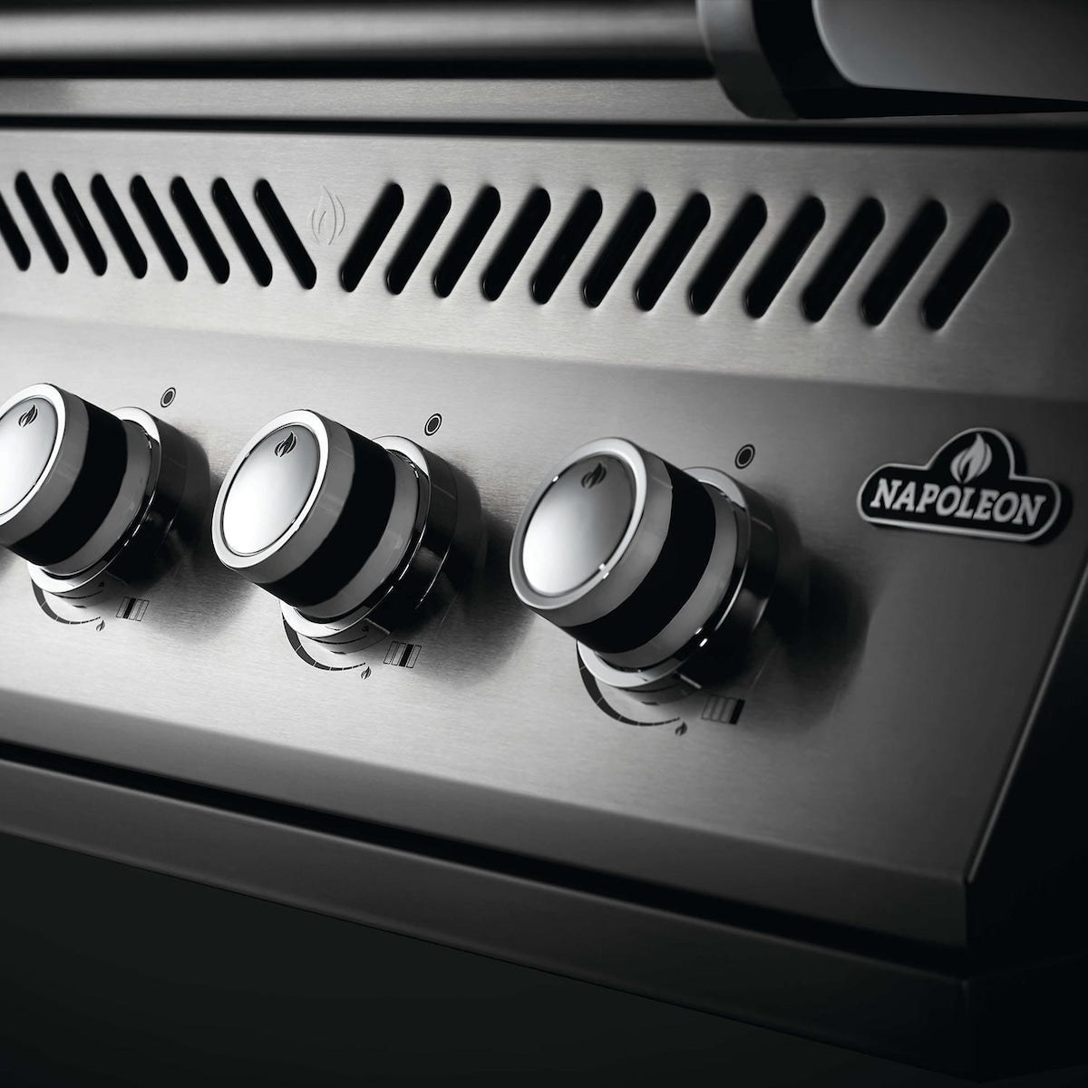 Napoleon 500 Series 4-Burner 32-Inch Built-In Propane Grill - BI32PSS