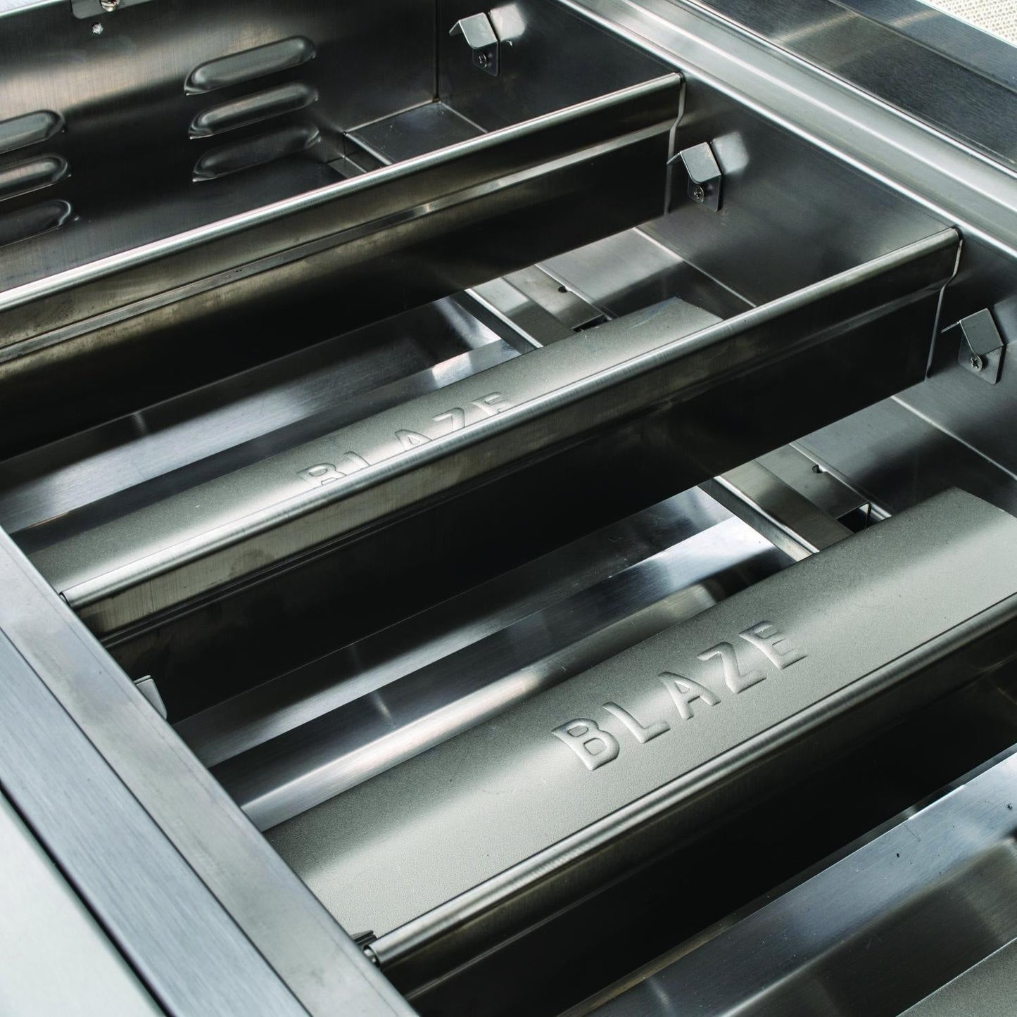 Blaze LTE+ 40-Inch 5-Burner Built-In Natural Gas Grill w/ Lift-Assist Hood & Rear Infrared Burner - BLZ-5LTE3-NG - Image 17