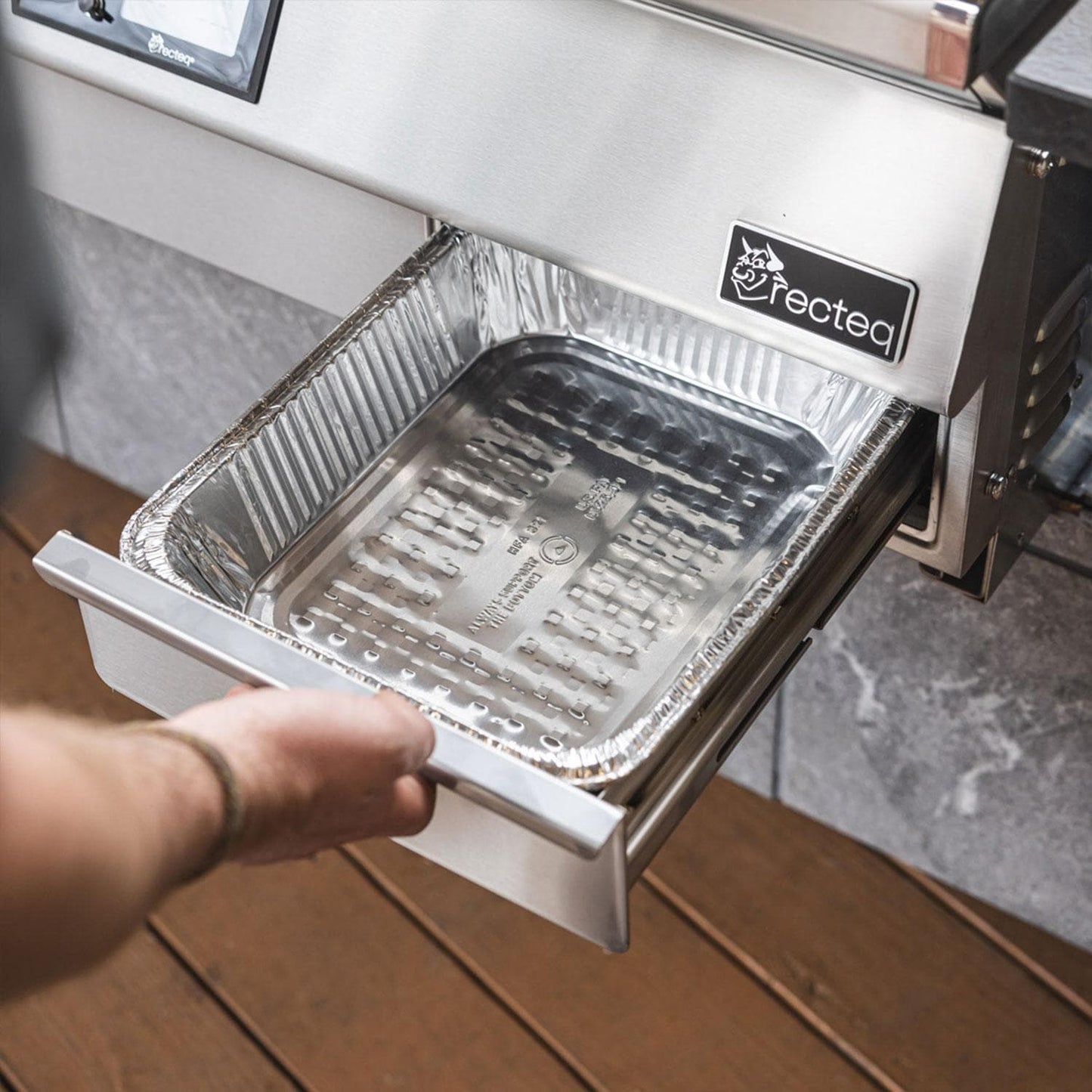 recteq E-Series Built-In 1300 Wood Pellet Grill - RT-1300 - Image 3