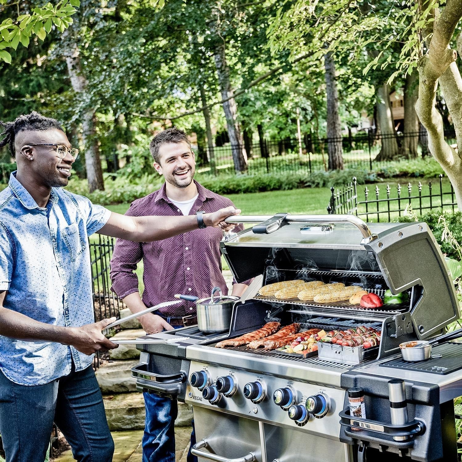 Broil King Regal S 590 PRO IR 5-Burner Natural Gas Grill With Rotisserie & Infrared Side Burner - Stainless Steel - 958947 - Image 2