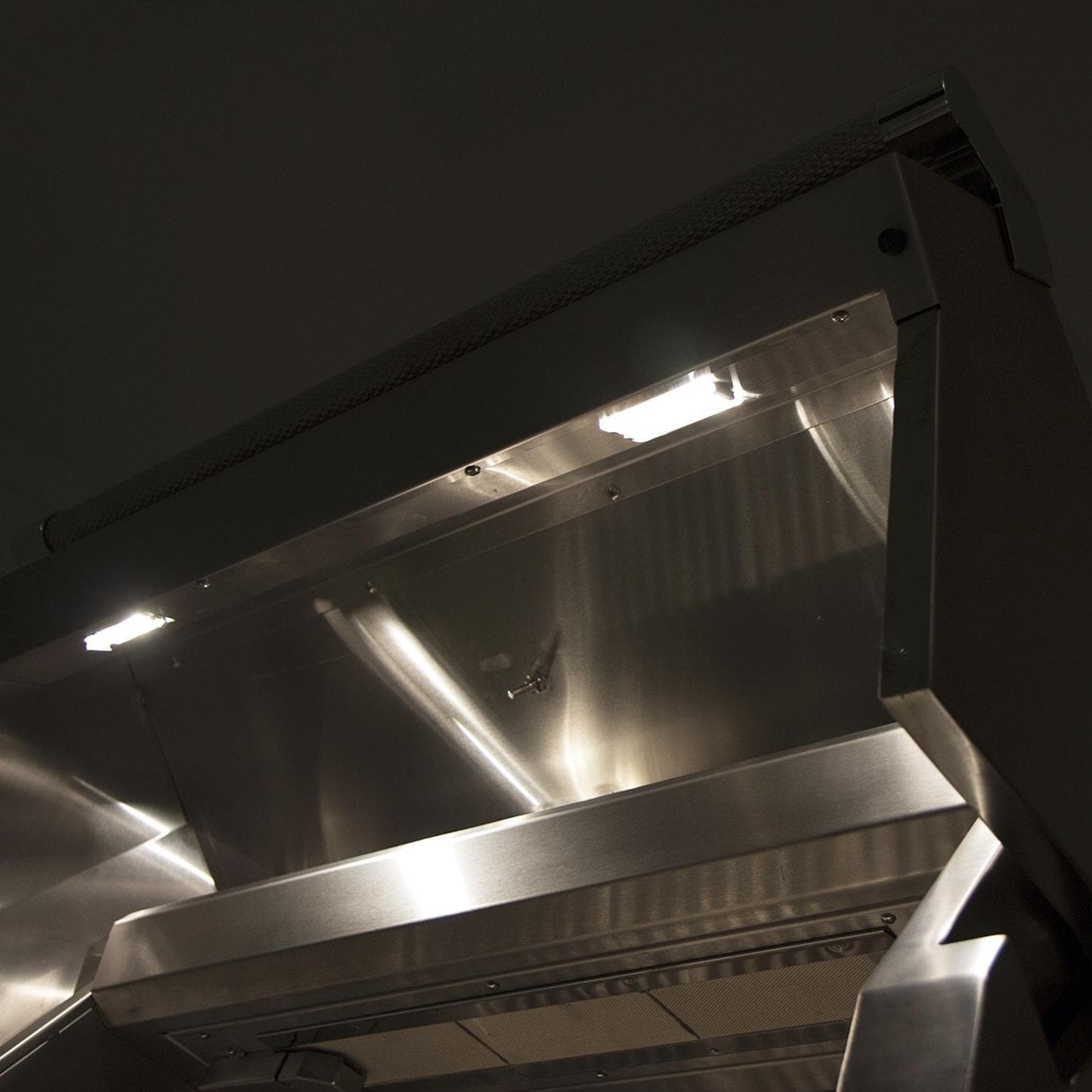 Hestan 42-in Propane Grill w/ Sear Burner & Rotisserie On Double Drawer & Door Tower Cart - Lush