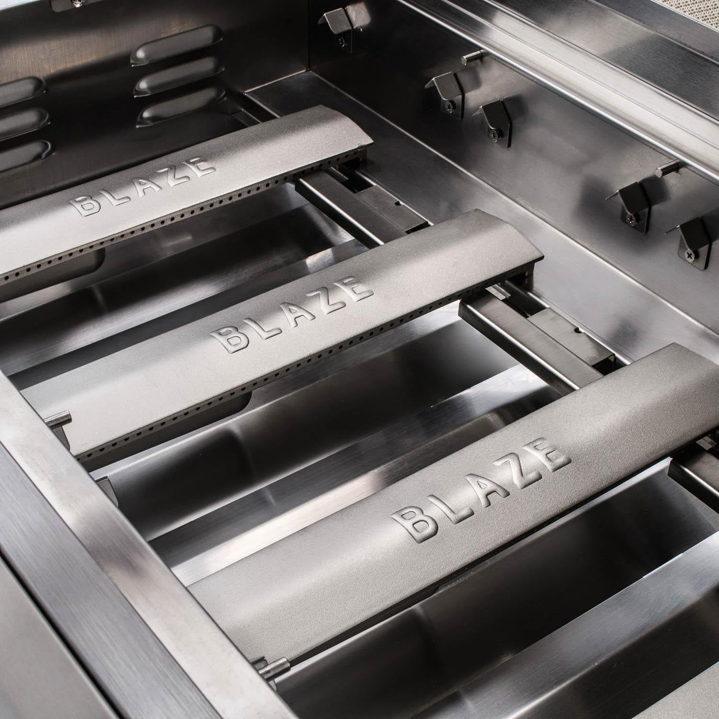 Blaze LTE 40-Inch 5-Burner Natural Gas Grill w/ Rear Infrared Burner & Grill Lights - Image 8