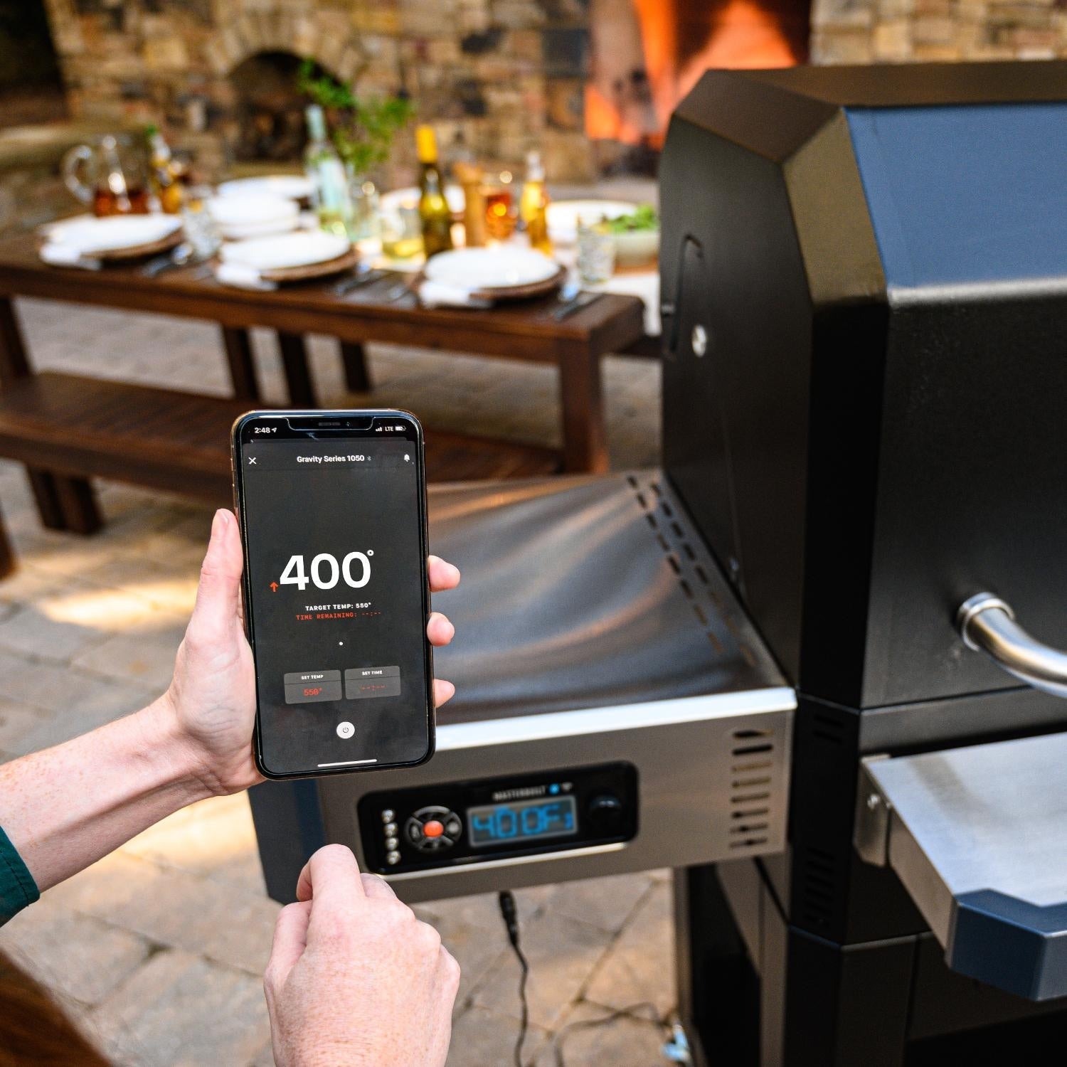 Masterbuilt Gravity Series 1050 Digital Charcoal Grill + Smoker - MB20041220 - Image 8