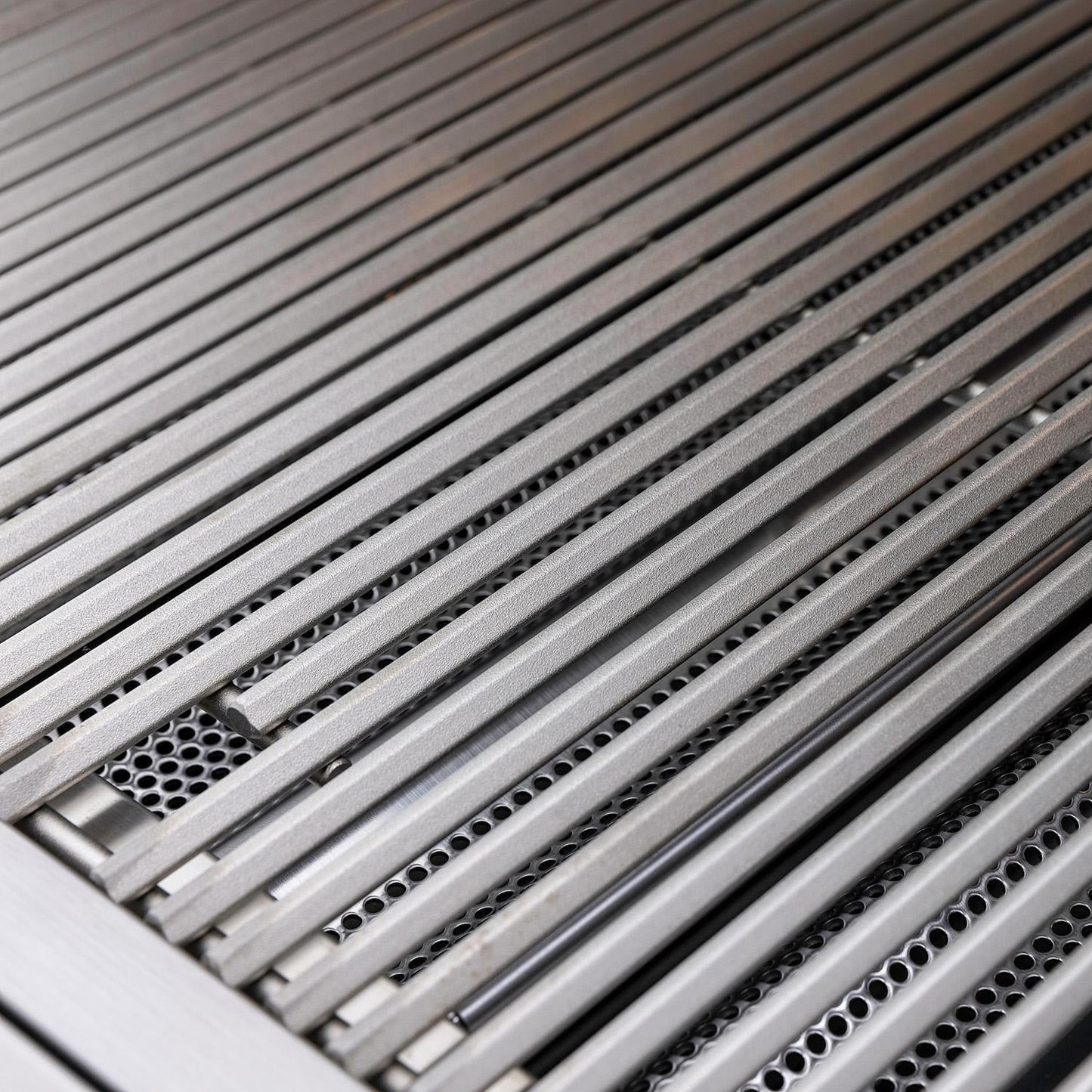 Blaze LTE+ 32-Inch 4-Burner Built-In Natural Gas Grill w/ Lift-Assist Hood & Rear Infrared Burner - BLZ-4LTE3-NG - Image 14