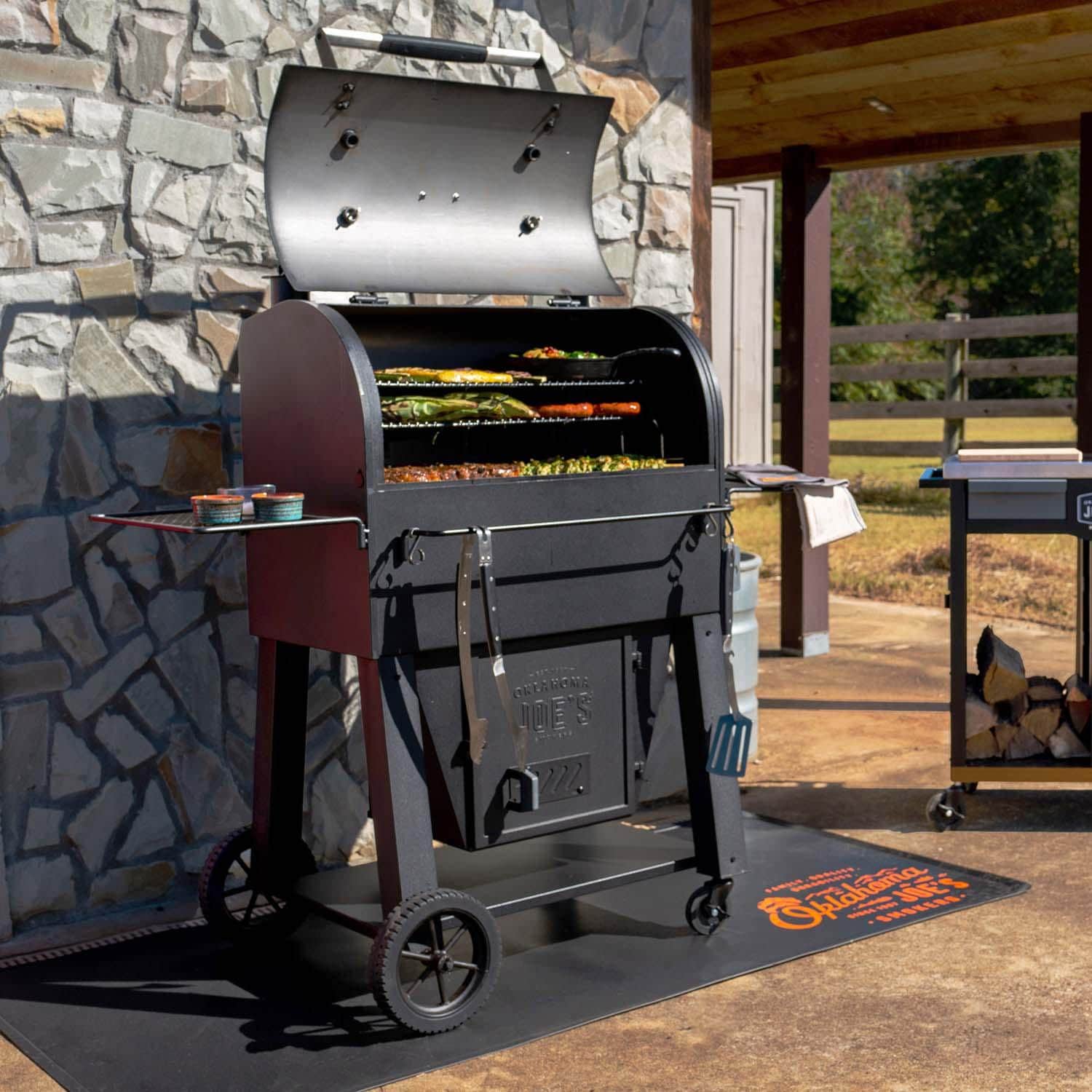 Oklahoma Joe's Marshal Centerbox Smoker - 23202164 - Image 10