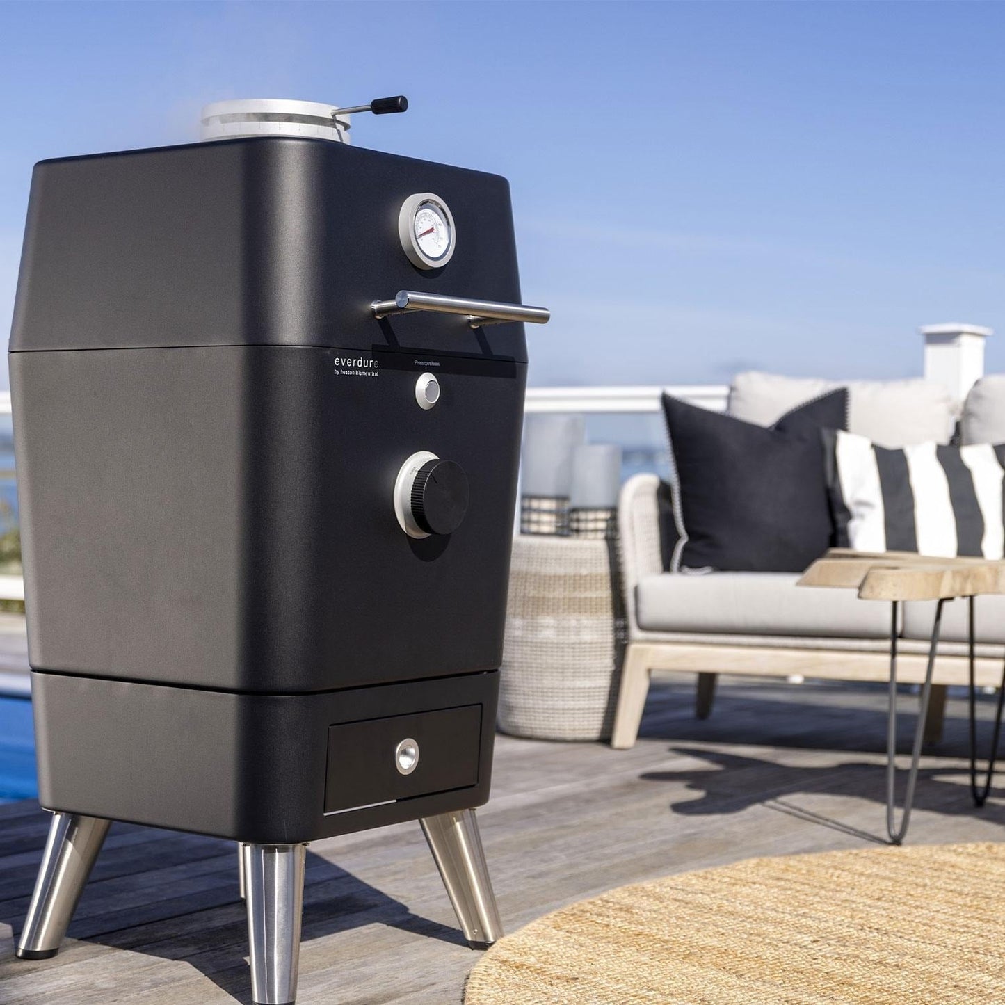 Everdure 18 Inch Cast Aluminum Kamado Grill W/Stand - EKAMK1B - Image 2