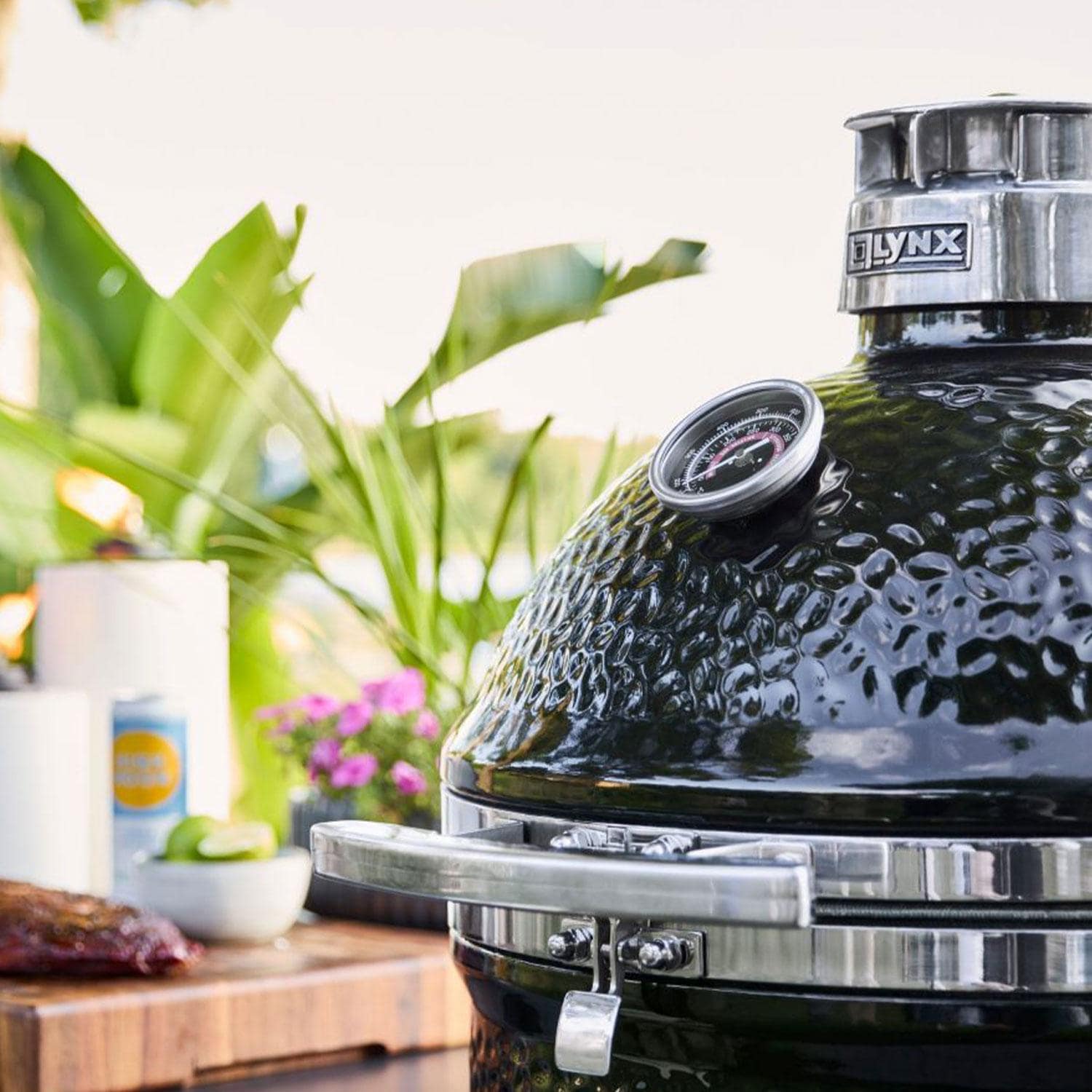 Lynx 18 Inch Built-In Ceramic Kamado Charcoal Grill - Black - LCGRBK - Image 5