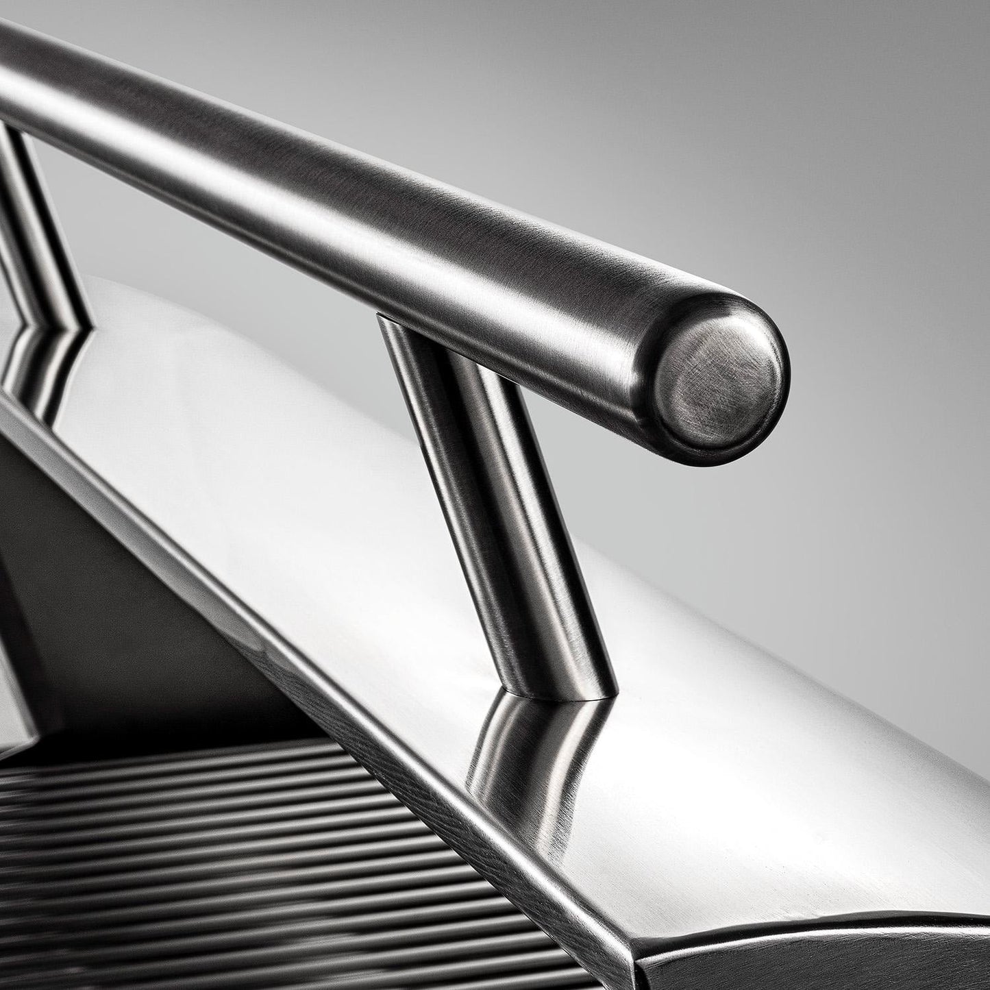 Caliber 42-in Natural Gas Built-In Rockwell Grill - Gloss Black w/ Chrome Hardware - CRG-42BN00-A-044-H02 - Image 8