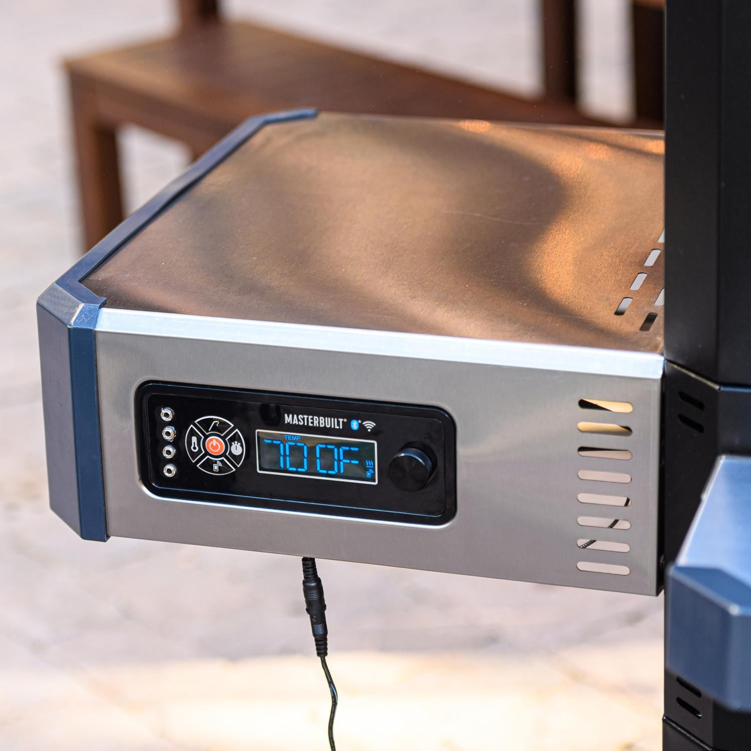 Masterbuilt Gravity Series 1050 Digital Charcoal Grill + Smoker - MB20041220 - Image 6