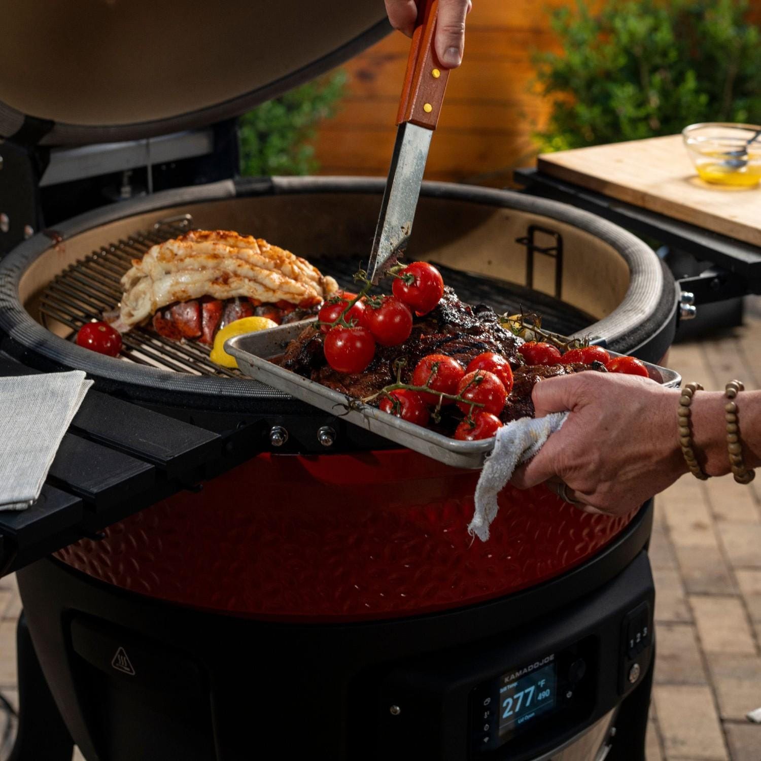 Kamado Joe Big Joe Konnected Joe Digital Charcoal Grill & Smoker w/ Auto-Ignition & Temperature Control - KJ15042425 - Image 4