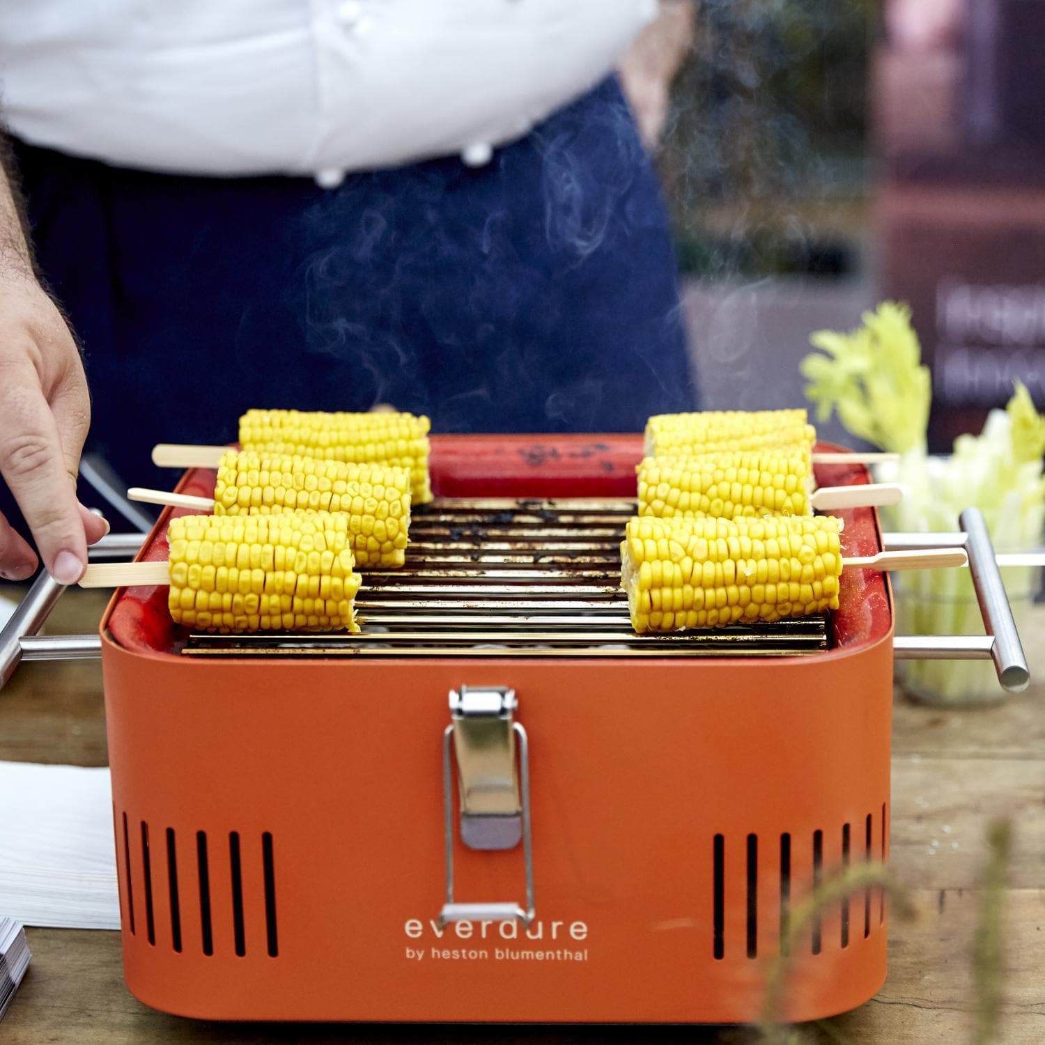 Everdure CUBE 17-Inch Portable Charcoal Grill - Orange - HBCUBEOUS - Image 5