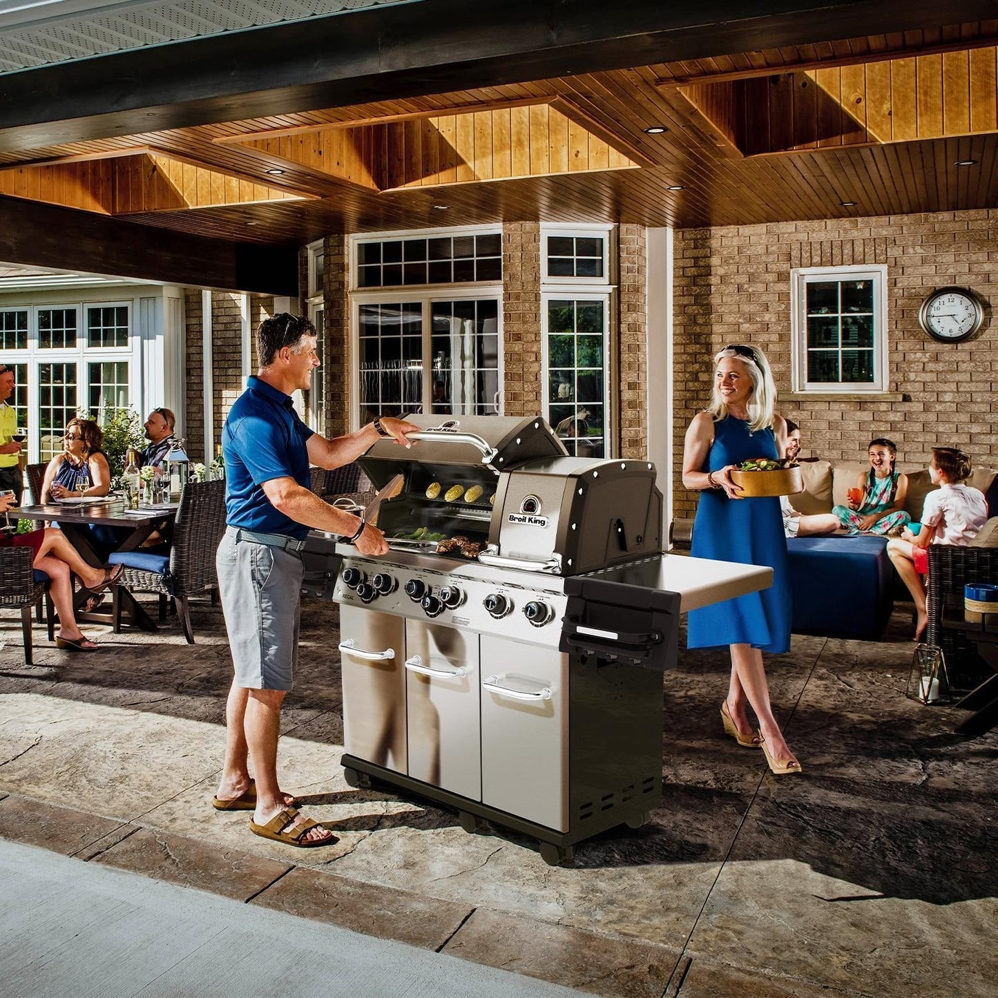 Broil King Regal S 690 PRO IR 6-Burner Natural Gas Grill With Rotisserie & Infrared Side Burner - Stainless Steel - 957947 - Image 2