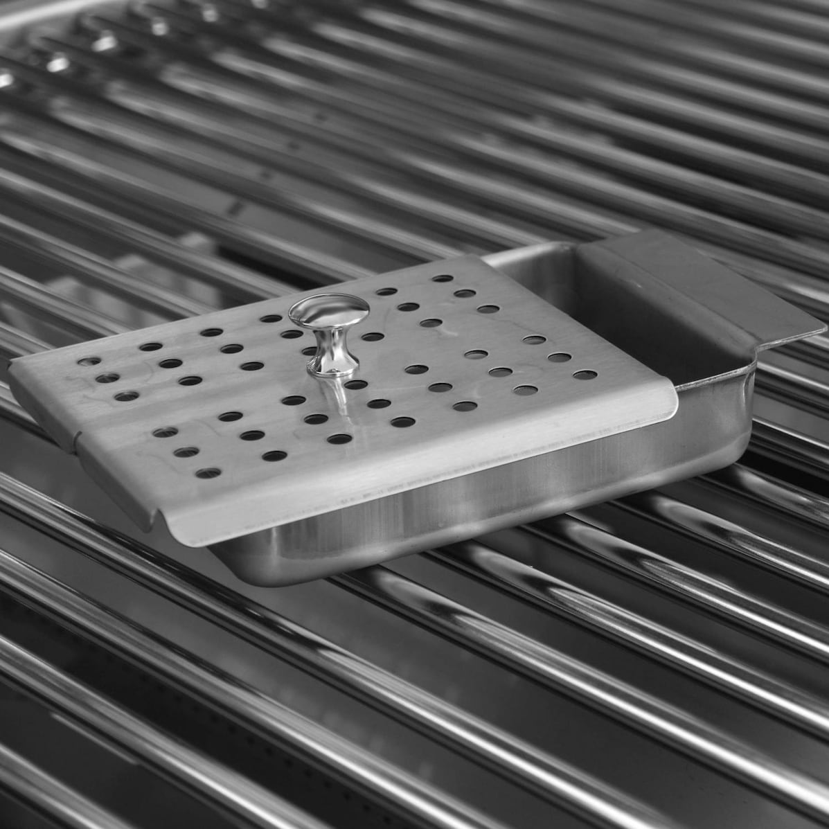 Lion L75000 32-Inch Stainless Steel Natural Gas Grill - Image 10