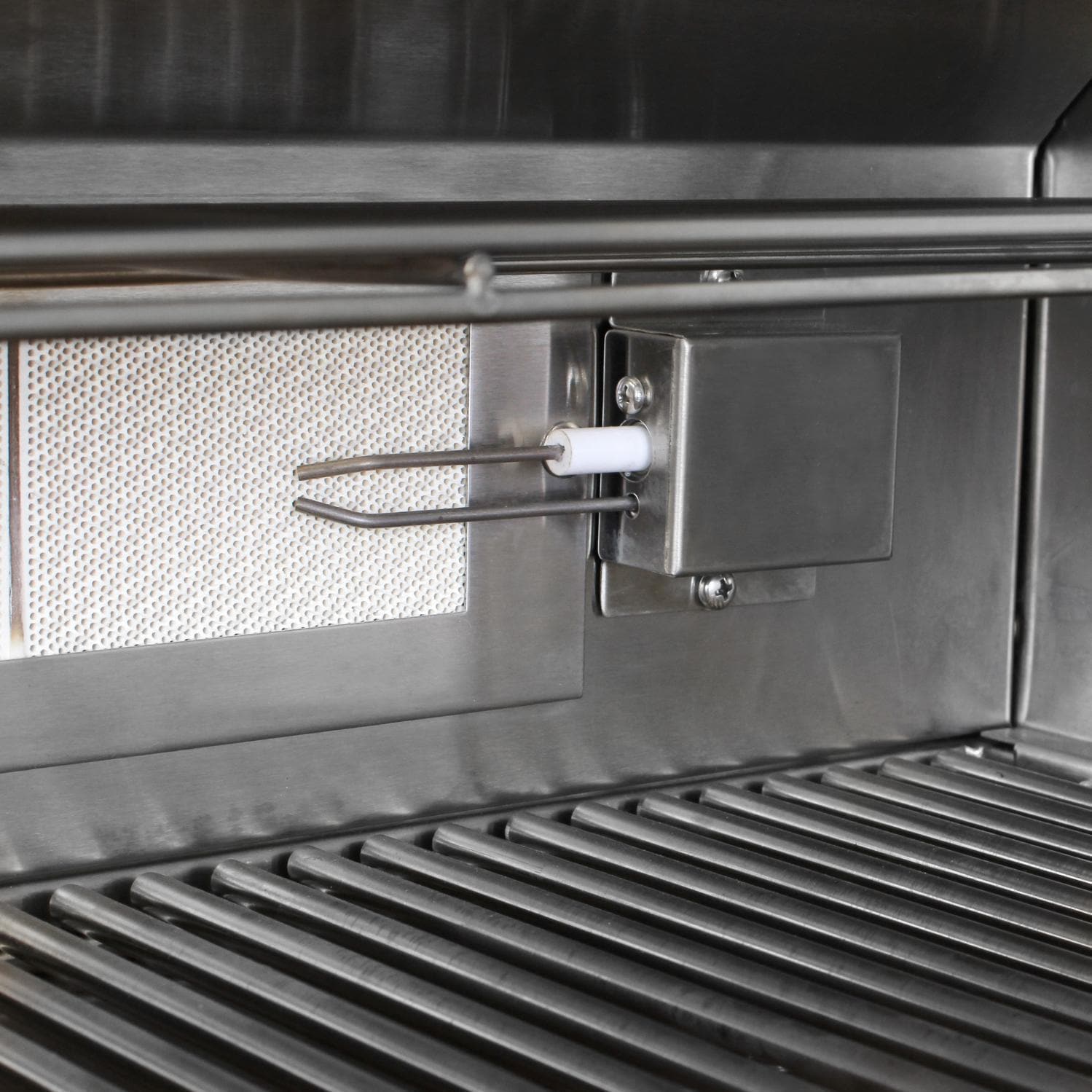 RCS Premier Series 40-Inch 5-Burner Built-In Natural Gas Grill With Rear Infrared Burner - RJC40A - Image 5