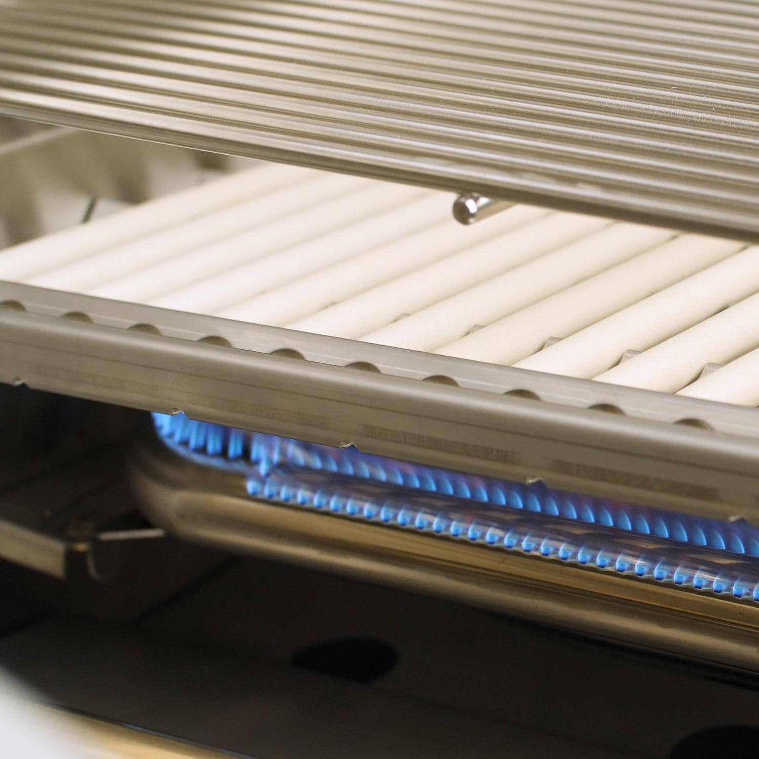 DCS Series 7 30-in 2 Burner Built-In Natural Gas Grill w/ Integrated Smoker Box & Independent Burner - BH1-30-N - Image 5