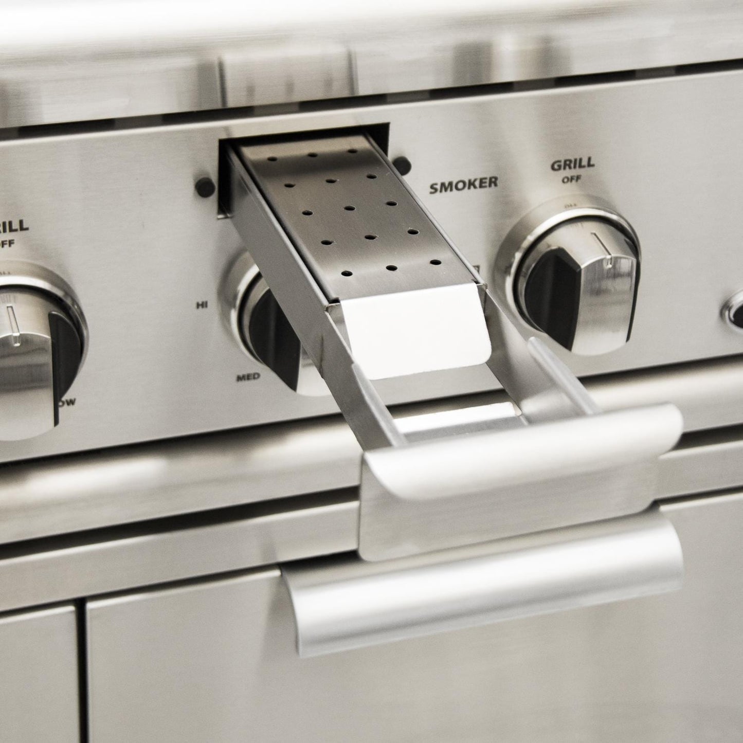 DCS Series 7 48-in 4 Burner Built-In Natural Gas Grill w/ Integrated Smoker Box & Independent Burner - BH1-48-N - Image 6