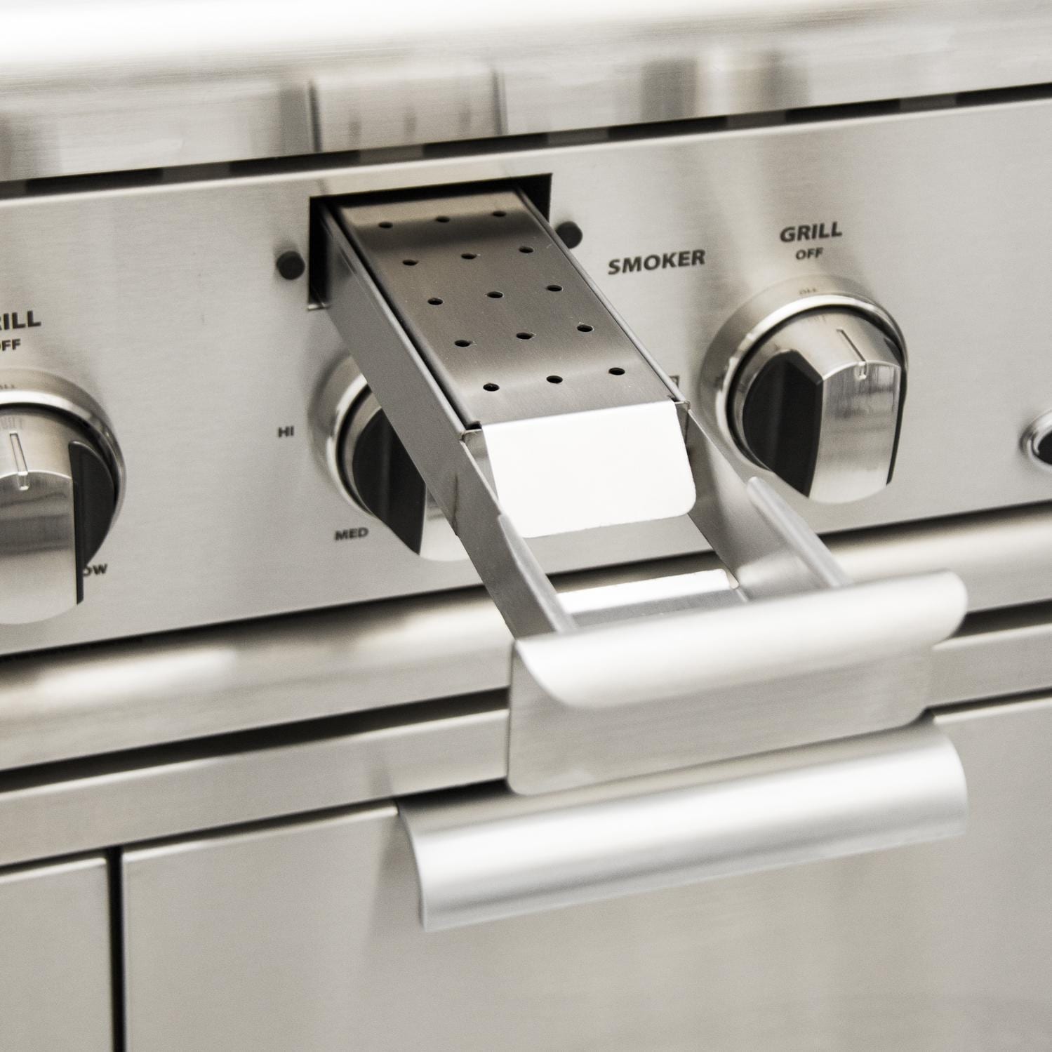 DCS Series 7 48-in 4 Burner Built-In Natural Gas Grill w/ Integrated Smoker Box & Independent Burner - BH1-48-N - Image 6