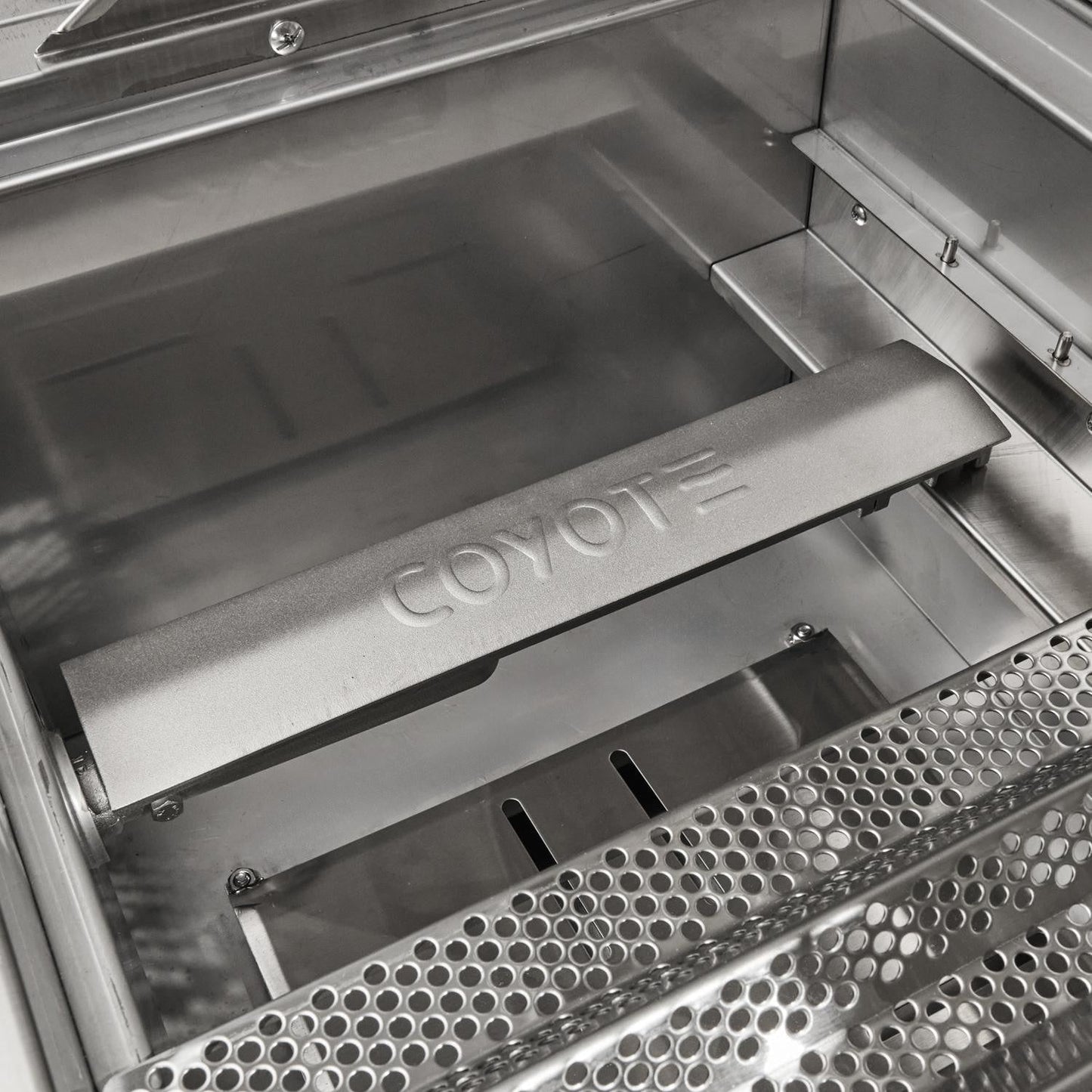 Coyote 50-in Natural Gas / Charcoal Grill - Image 7