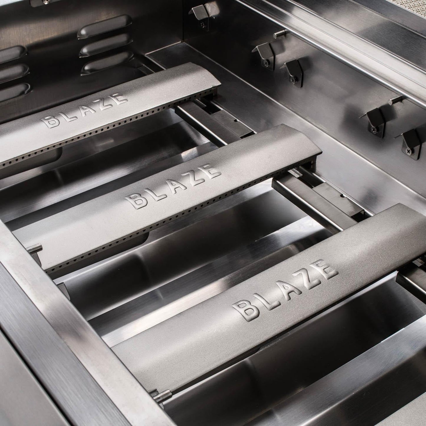 Blaze LTE 40-Inch 5-Burner Built-In Natural Gas Grill w/ Rear Infrared Burner & Grill Lights - BLZ-5LTE2-NG - Image 10