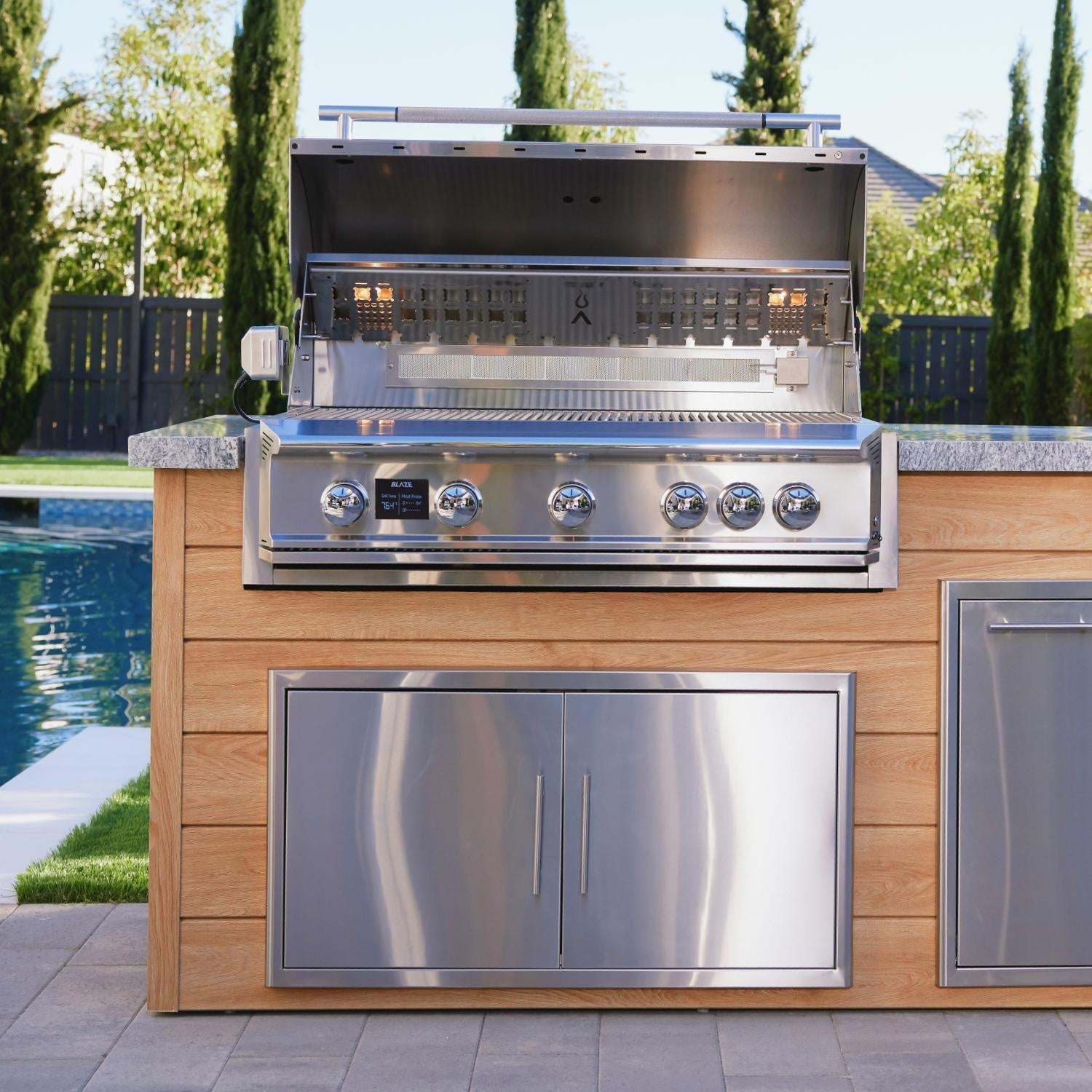Blaze LTE PRO 40-Inch 5-Burner Built-in Natural Gas Grill w/ Digital Temperature Screen & Rear Infrared Burner - BLZ-5LTEPRO-NG - Image 3