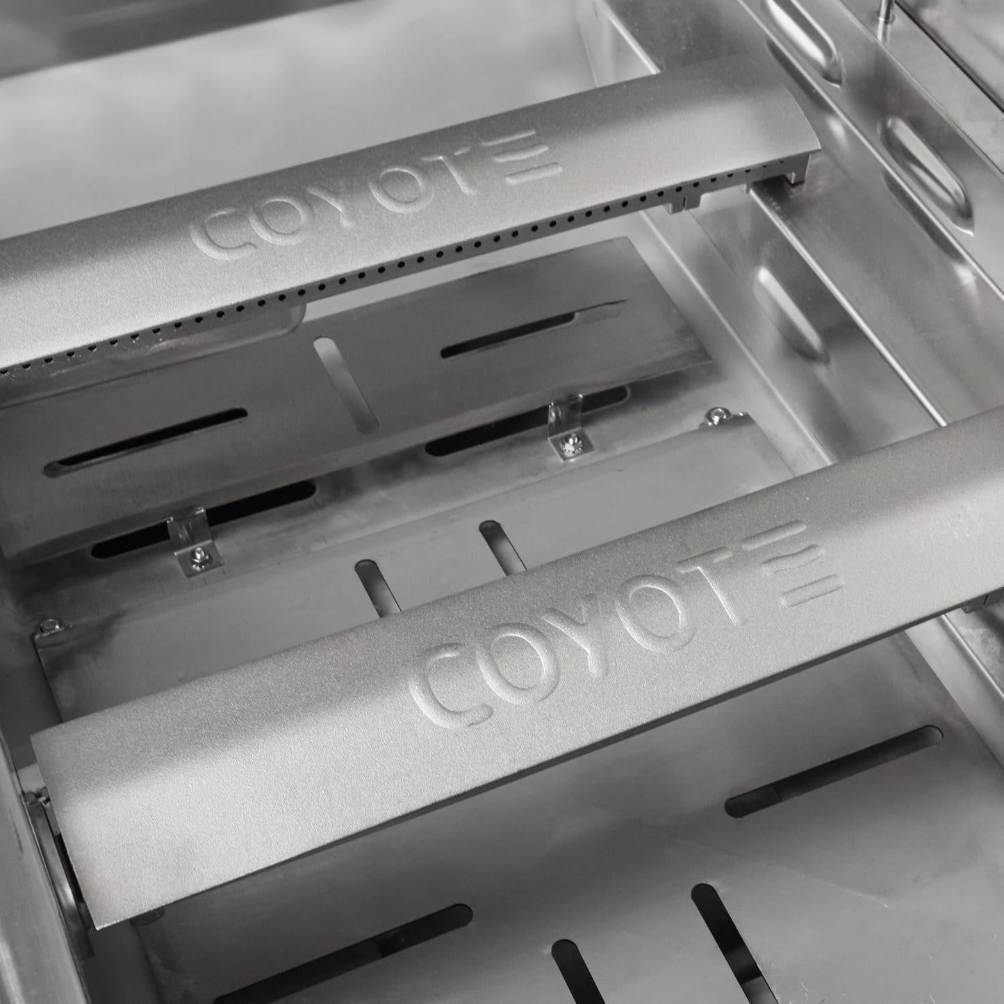 Coyote C-Series 34-in 3-Burner Natural Gas Grill - Image 7
