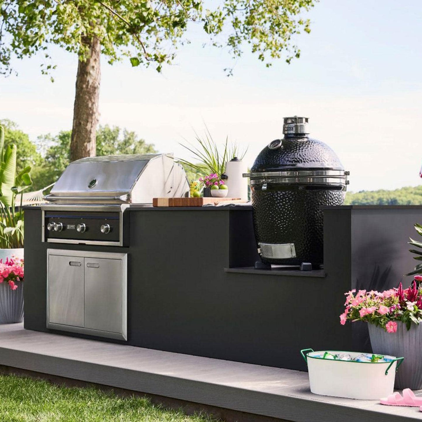 Lynx 18 Inch Built-In Ceramic Kamado Charcoal Grill - Black - LCGRBK - Image 4