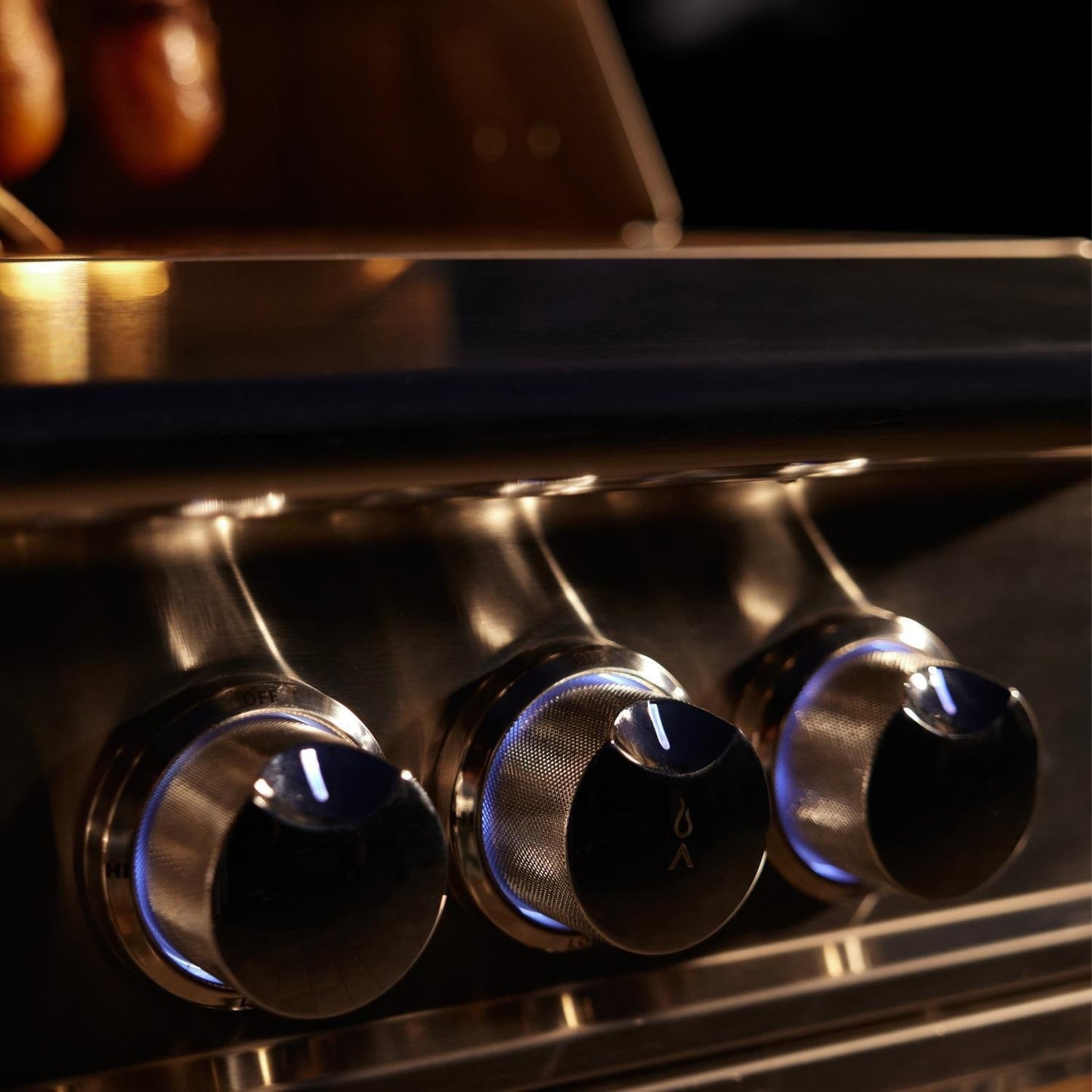 Blaze LTE PRO 40-Inch 5-Burner Natural Gas Grill w/ Digital Temperature Screen & Rear Infrared Burner - Image 6