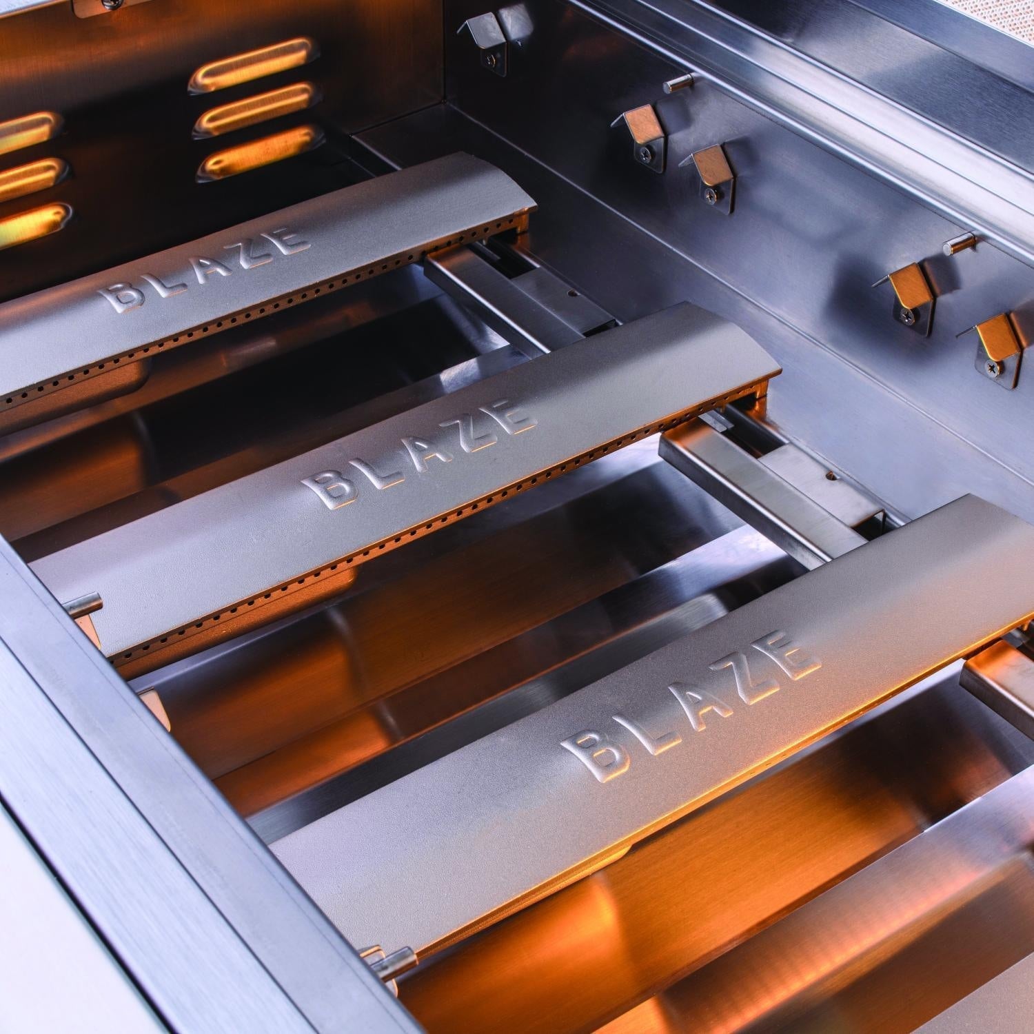 Blaze LTE+ 32-Inch 4-Burner Built-In Natural Gas Grill w/ Lift-Assist Hood & Rear Infrared Burner - BLZ-4LTE3-NG - Image 16