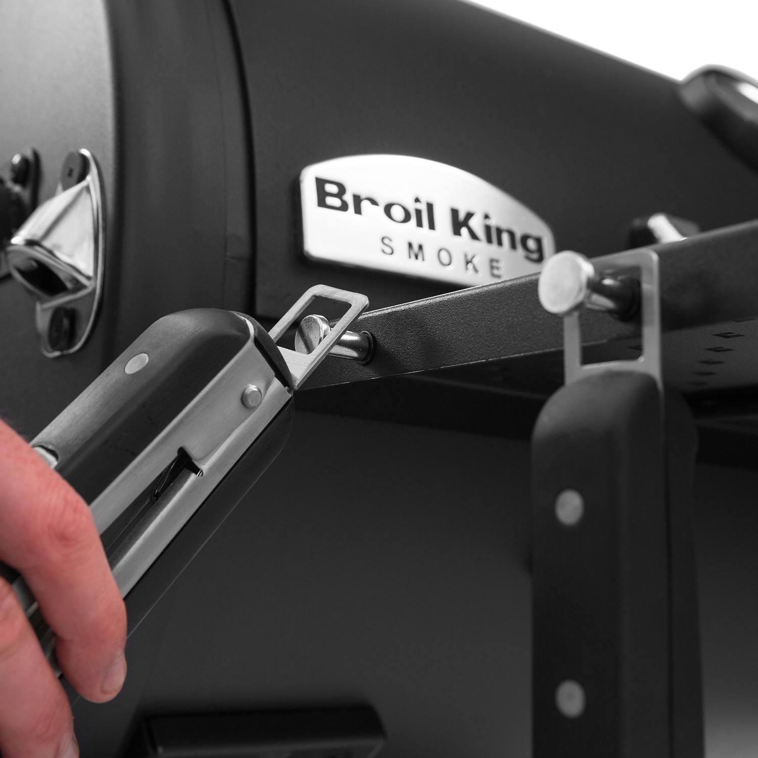 Broil King Regal Charcoal Grill 400 - 945050 - Image 6