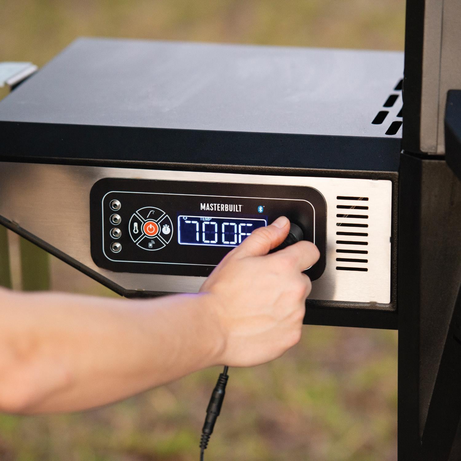 Masterbuilt Gravity Series 1050 Digital Charcoal Grill + Smoker - MB20041220 - Image 7