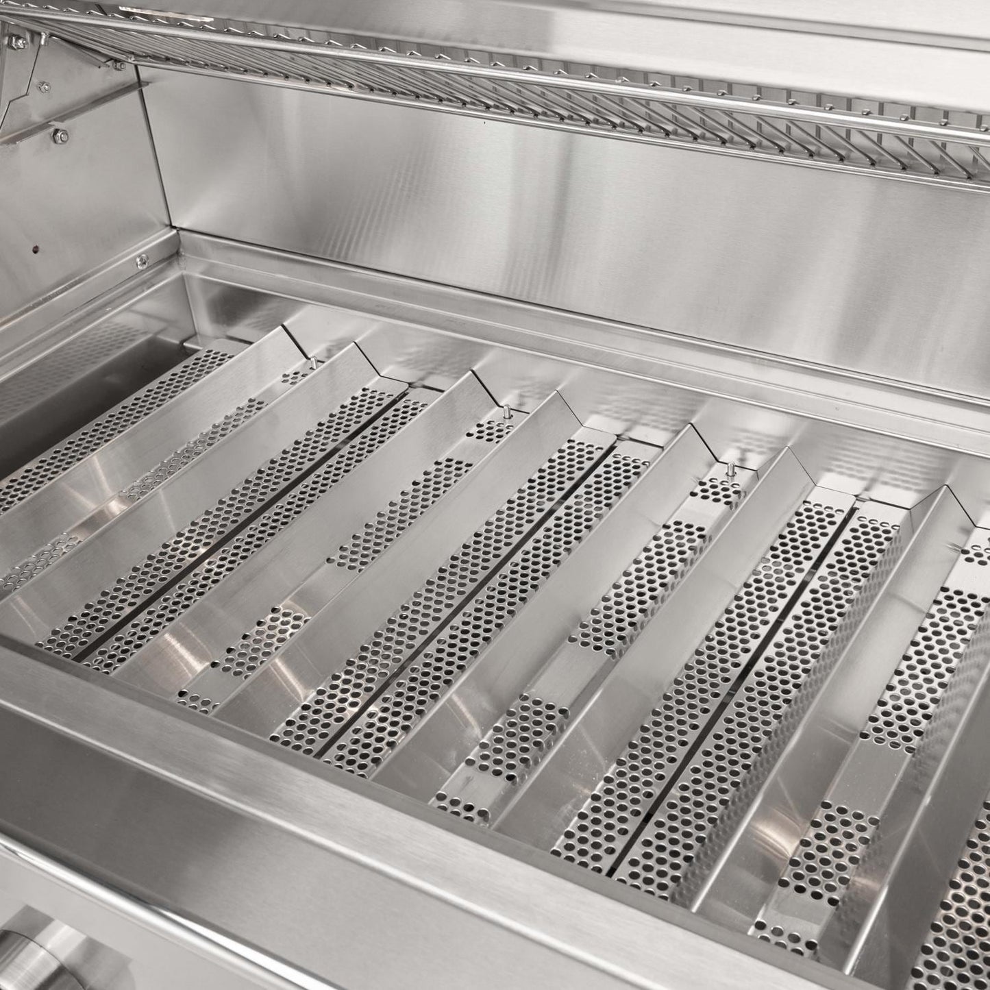 Coyote CL-Series 36-in 4-Burner Built-In Natural Gas Grill w/ Lift-Assist Hood & Safety Valve - C3CL36NG - Image 10