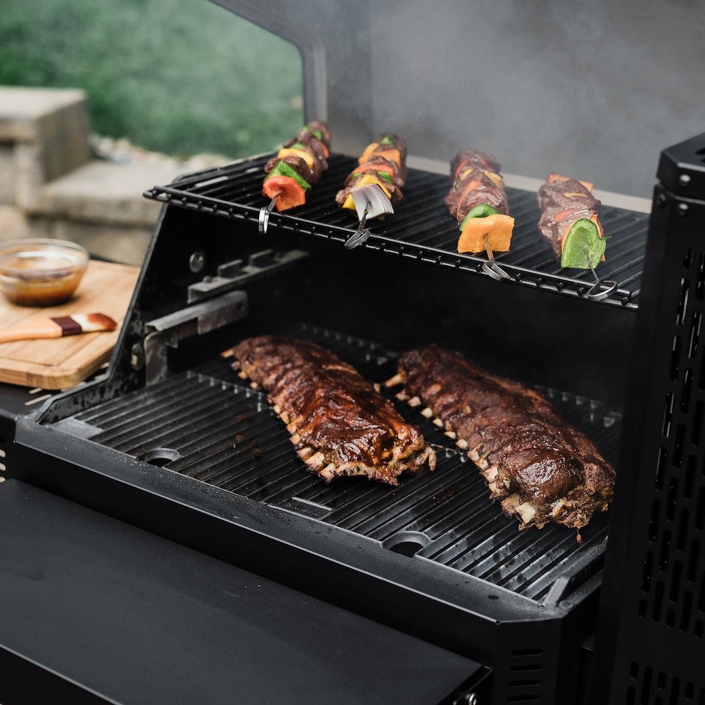 Masterbuilt Gravity Series 600 Digital Charcoal Grill + Smoker - MB20041023 - Image 2