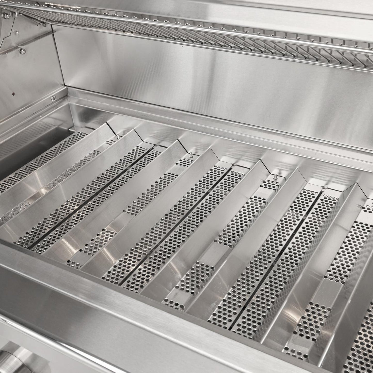Coyote CL-Series 36-in 4-Burner Natural Gas Grill w/ Lift-Assist Hood & Safety Valve - Image 6