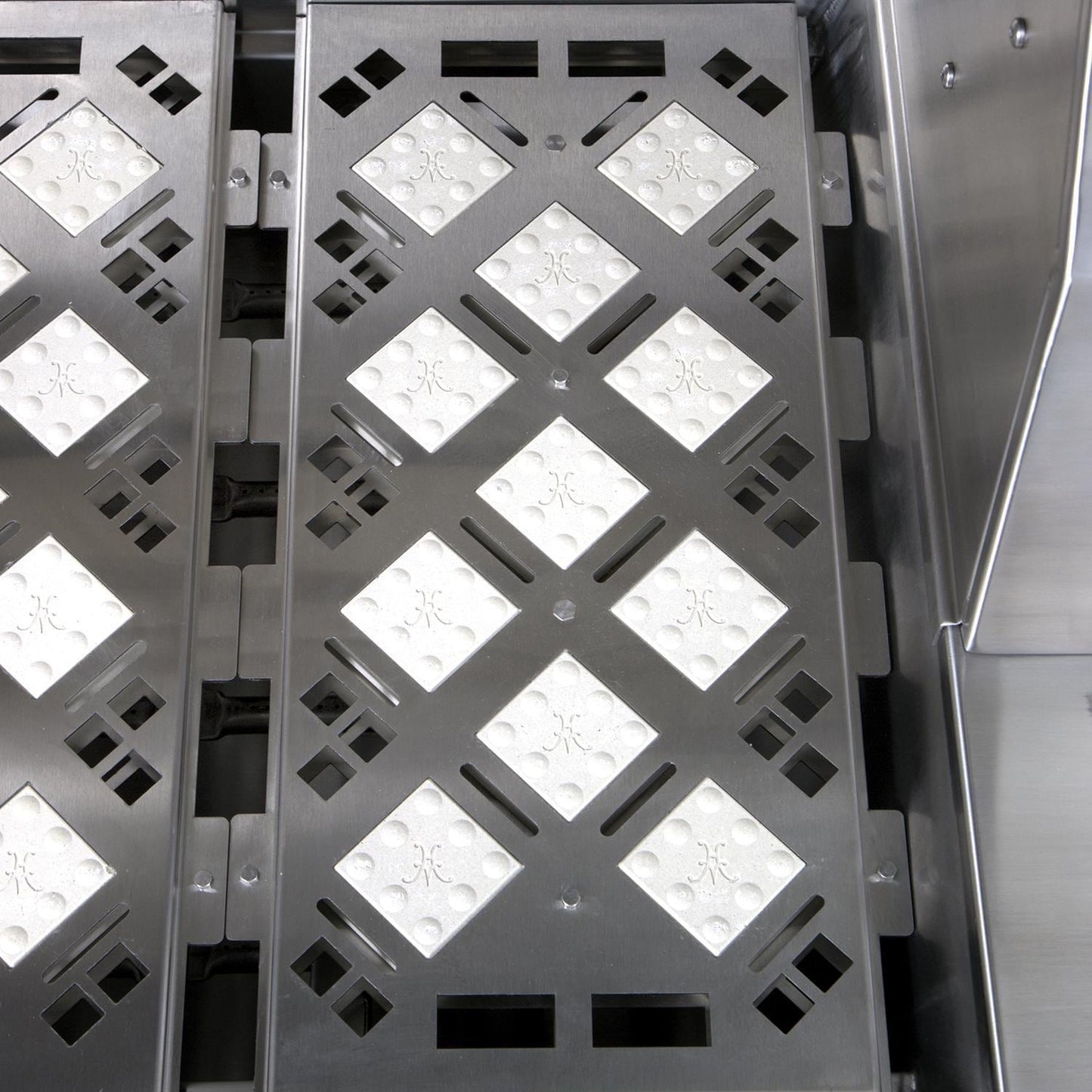 Hestan 36-in Natural Gas Grill w/ Sear Burner & Rotisserie On Double Door Tower Cart - Sol - Image 3