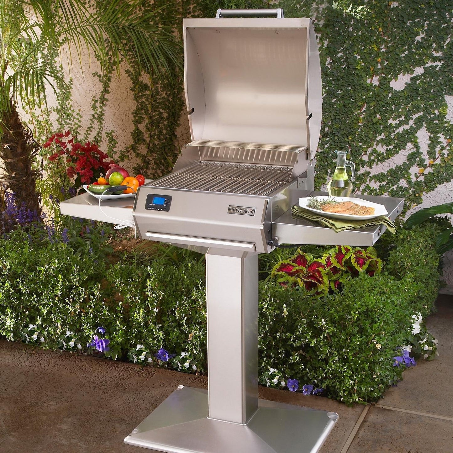 Fire Magic E250s 1800 Watt Electric Grill On Patio Post - E251s-1Z1E-P6 - Image 6