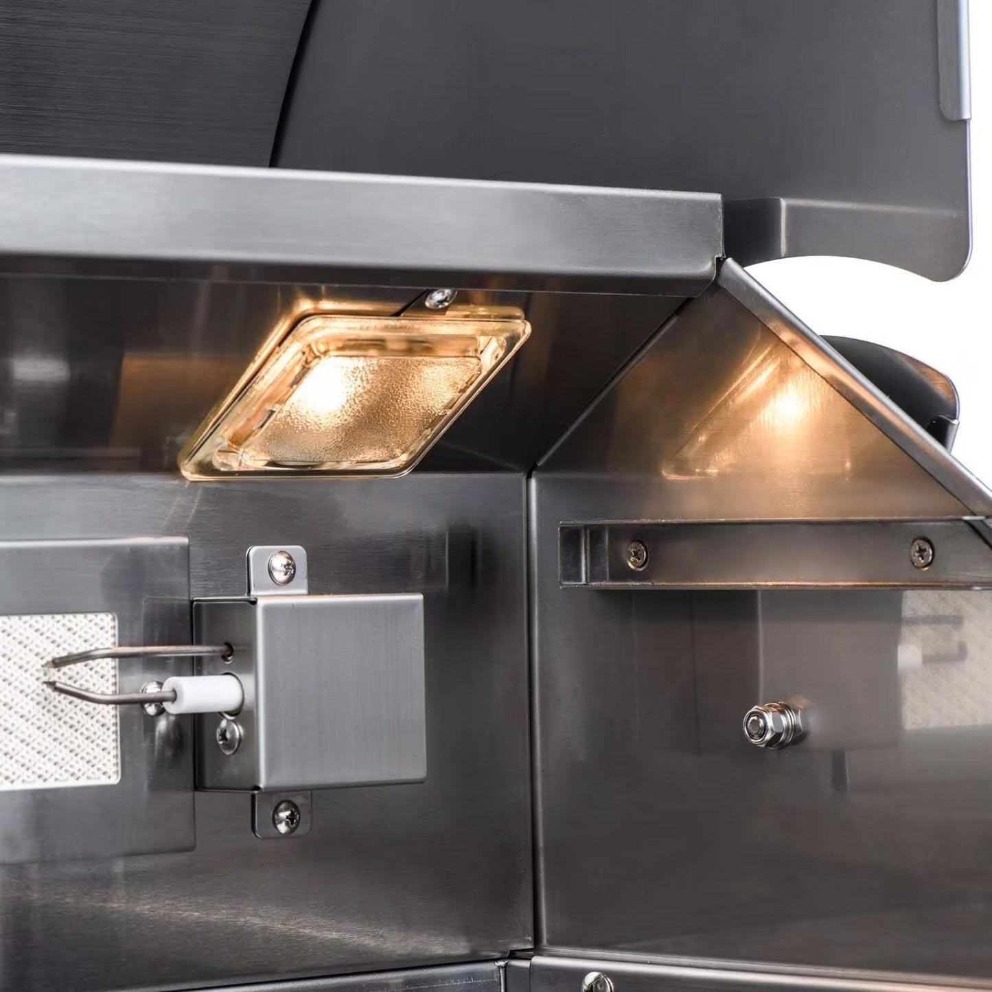 Blaze LTE+ 32-Inch 4-Burner Built-In Natural Gas Grill w/ Lift-Assist Hood & Rear Infrared Burner - BLZ-4LTE3-NG - Image 12