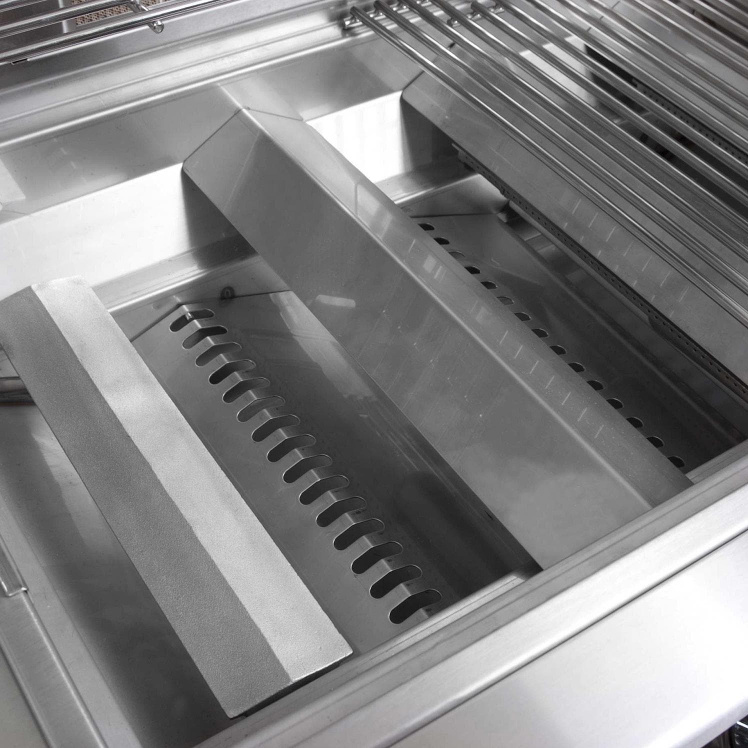 Lion L75000 32-Inch Stainless Steel Built-In Propane Gas Grill - Image 4