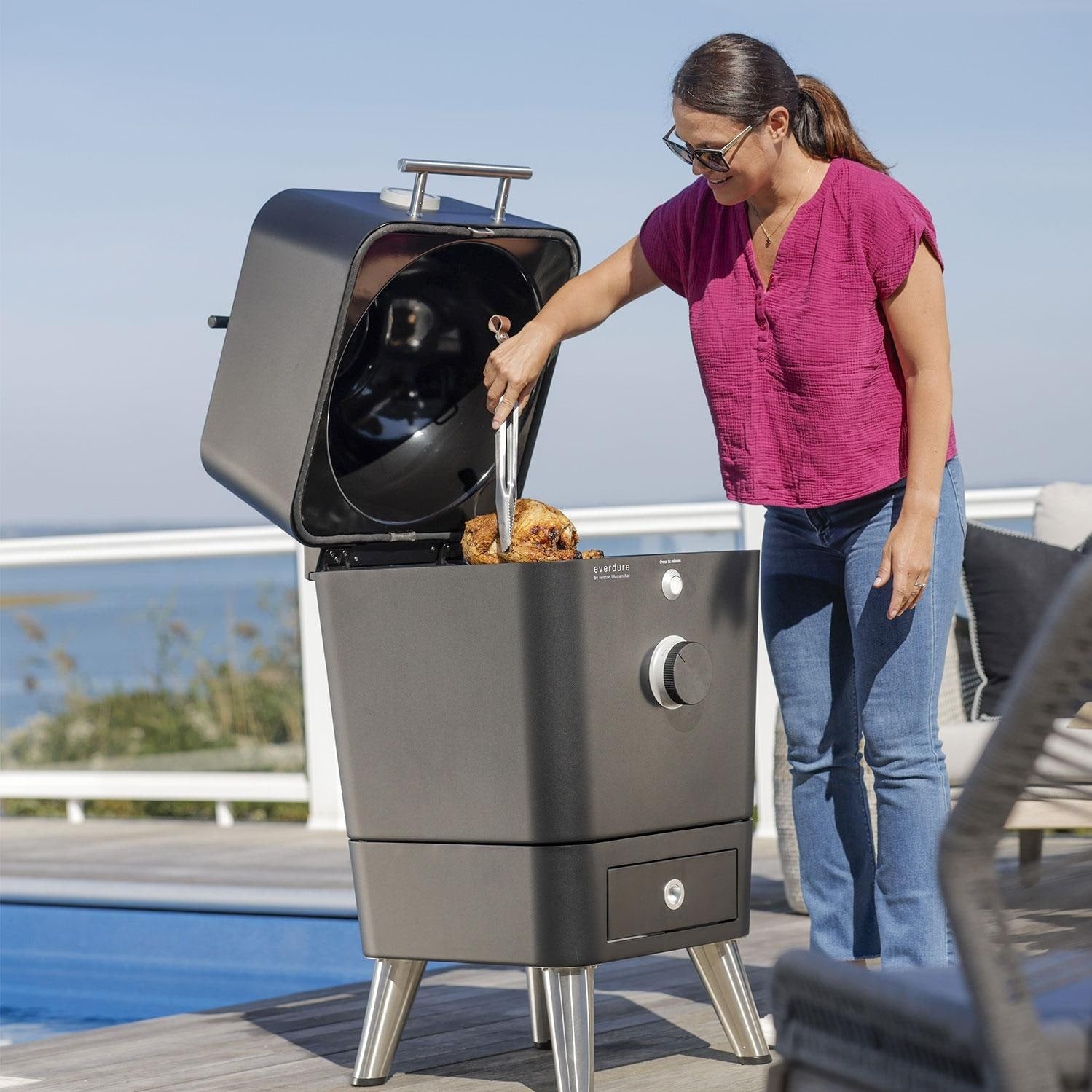 Everdure 18 Inch Cast Aluminum Kamado Grill W/Stand - EKAMK1B - Image 3