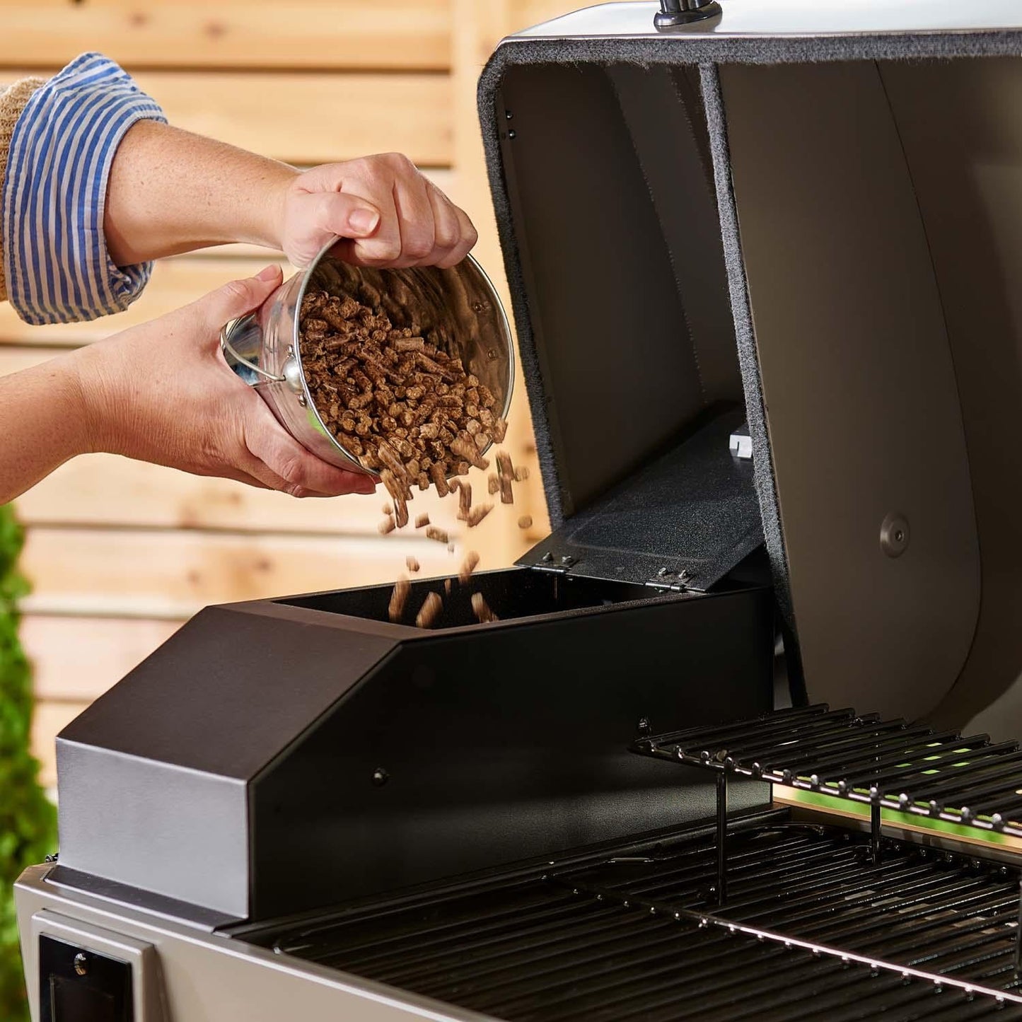 TYTUS Emberwood Pellet Smoker w/ Grill and Prep Cart - TDT-CRT-SMOK - Image 9